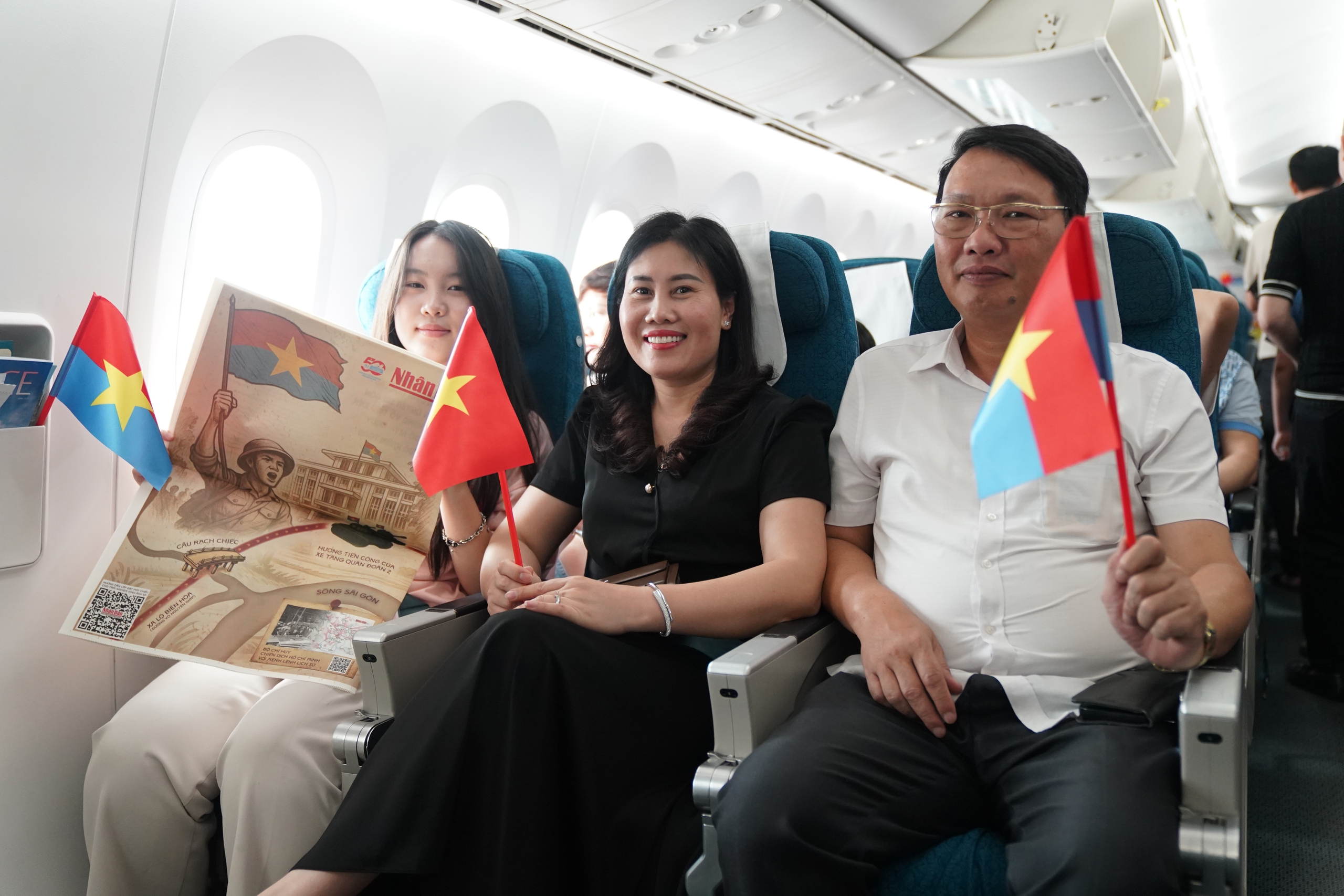 Chuyến bay đặc biệt trong ng&agrave;y hội Thống nhất non s&ocirc;ng- Ảnh 10.
