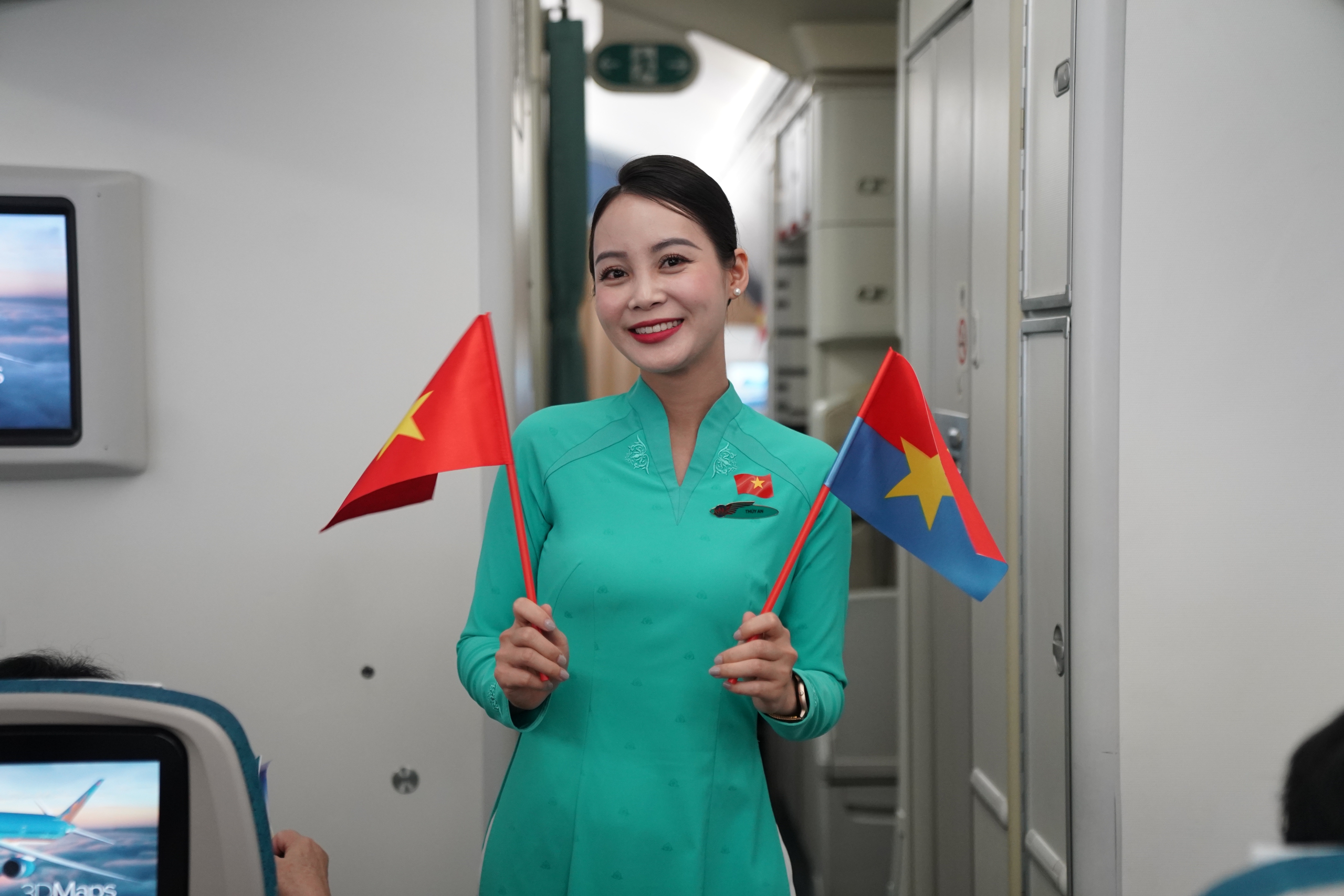 Chuyến bay đặc biệt trong ng&agrave;y hội Thống nhất non s&ocirc;ng- Ảnh 3.