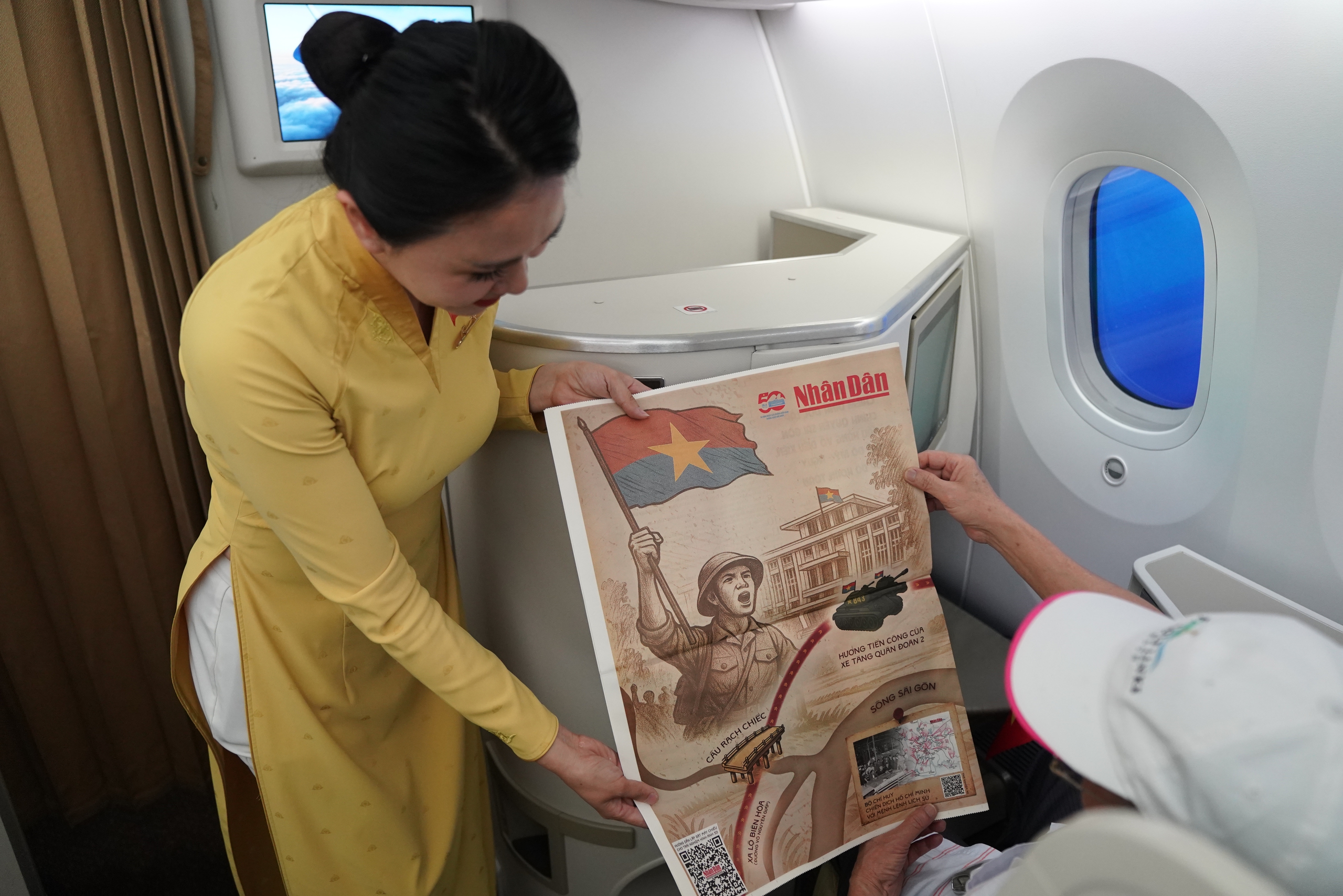 Chuyến bay đặc biệt trong ng&agrave;y hội Thống nhất non s&ocirc;ng- Ảnh 8.