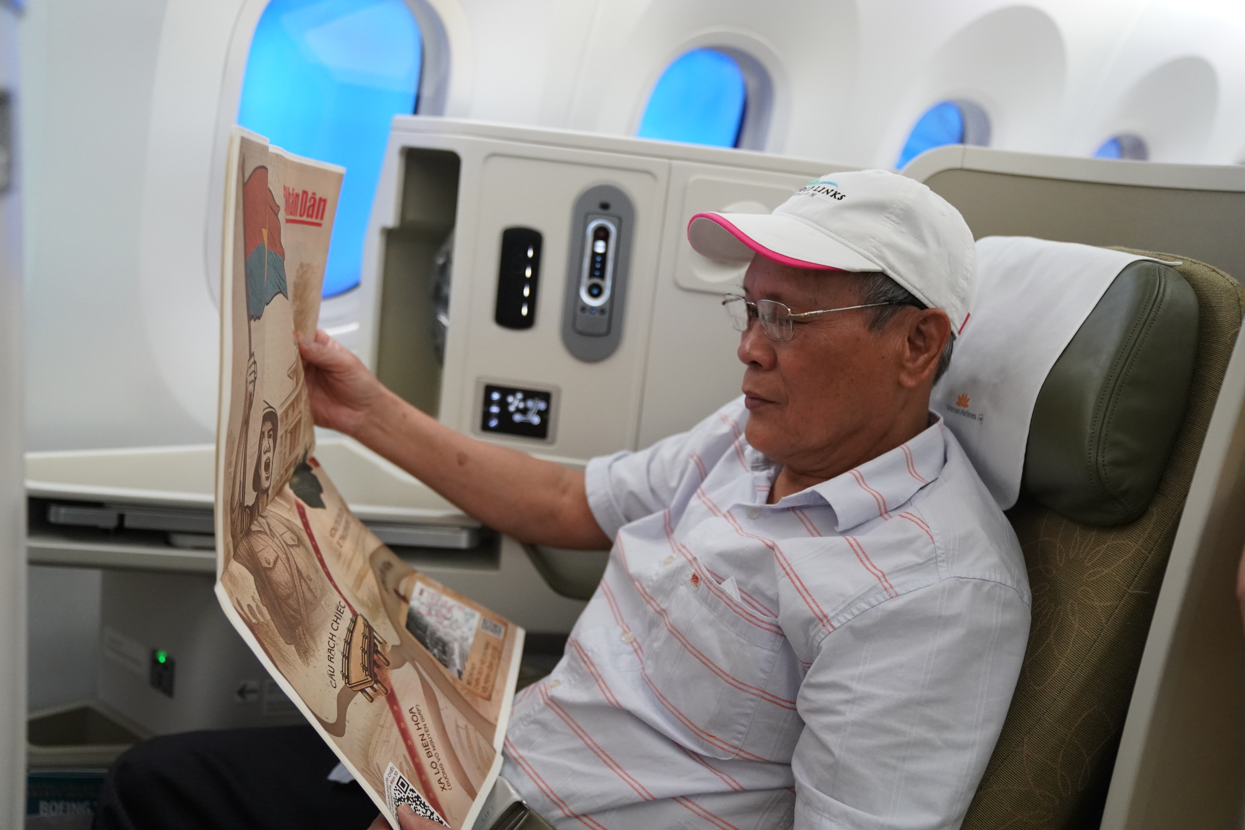 Chuyến bay đặc biệt trong ng&agrave;y hội Thống nhất non s&ocirc;ng- Ảnh 9.