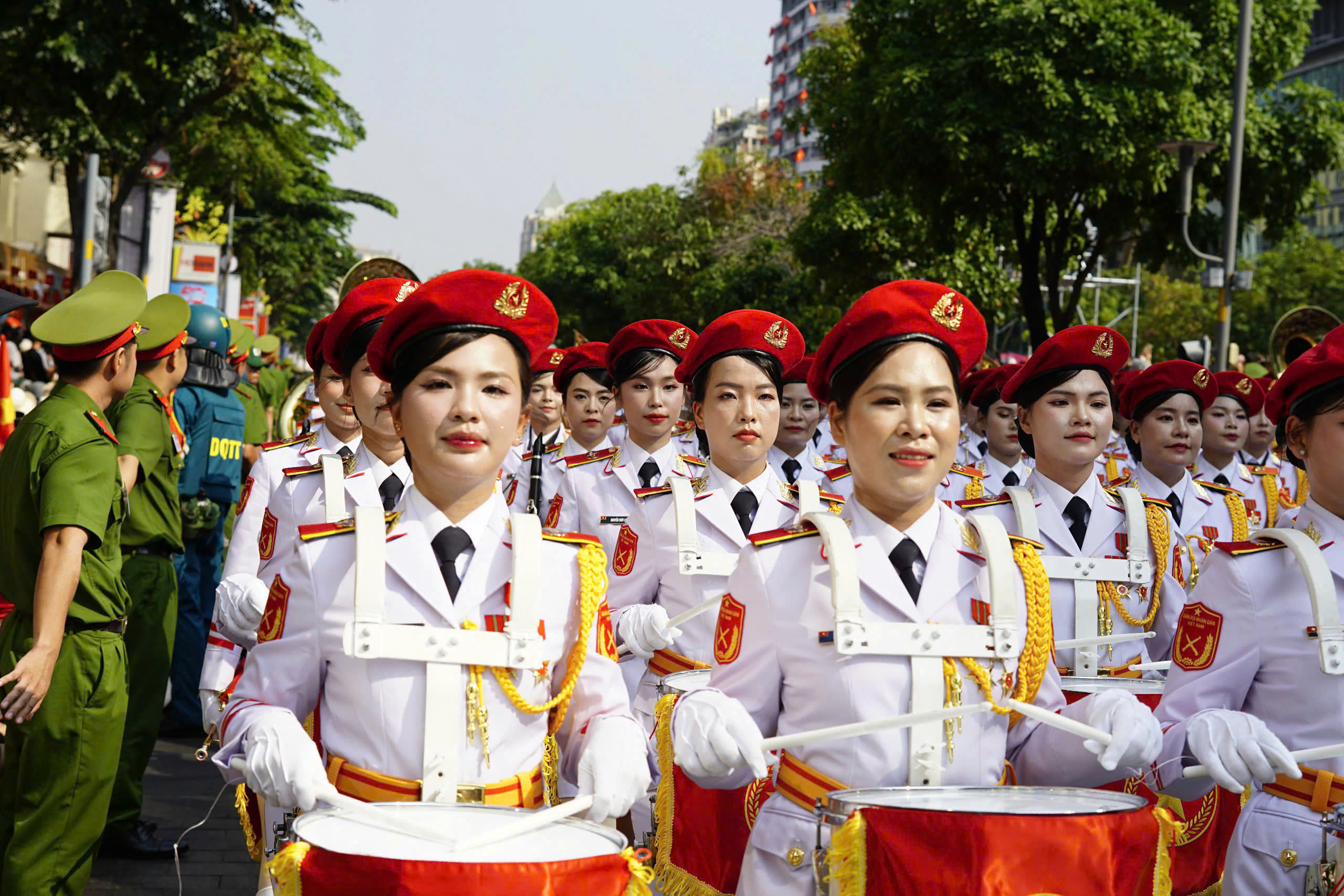 Những hình ảnh ấn tượng tại Lễ kỷ niệm 50 năm Giải phóng miền Nam, thống nhất đất nước- Ảnh 22. Những hình ảnh ấn tượng tại Lễ kỷ niệm 50 năm Giải phóng miền Nam, thống nhất đất nước- Ảnh 22.