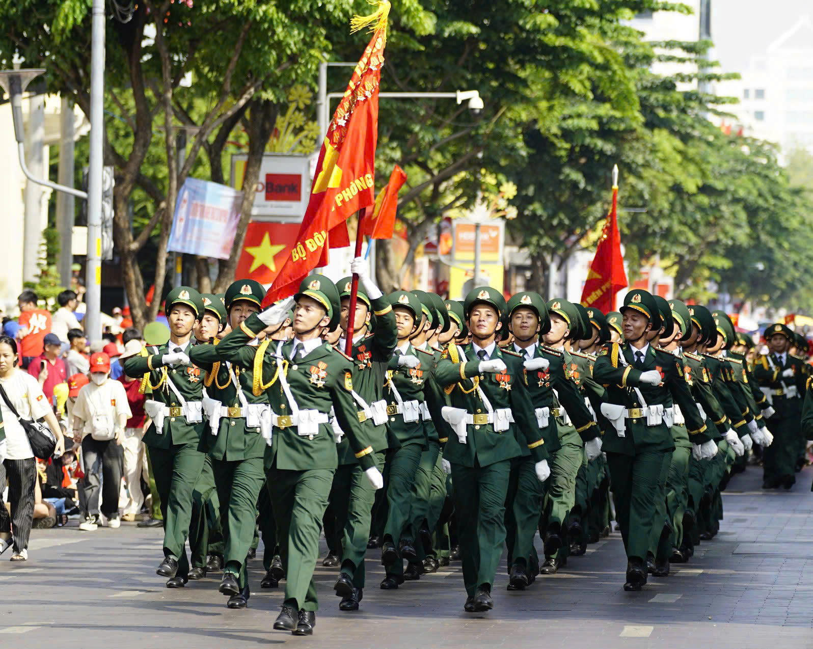 Những hình ảnh ấn tượng tại Lễ kỷ niệm 50 năm Giải phóng miền Nam, thống nhất đất nước- Ảnh 23. Những hình ảnh ấn tượng tại Lễ kỷ niệm 50 năm Giải phóng miền Nam, thống nhất đất nước- Ảnh 23.