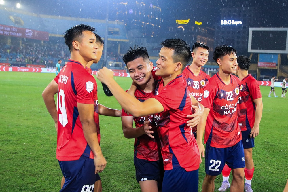 Thắng đẹp đội b&oacute;ng Indonesia, CAHN v&agrave;o chung kết C&uacute;p C1 Đ&ocirc;ng Nam &Aacute;- Ảnh 1.
