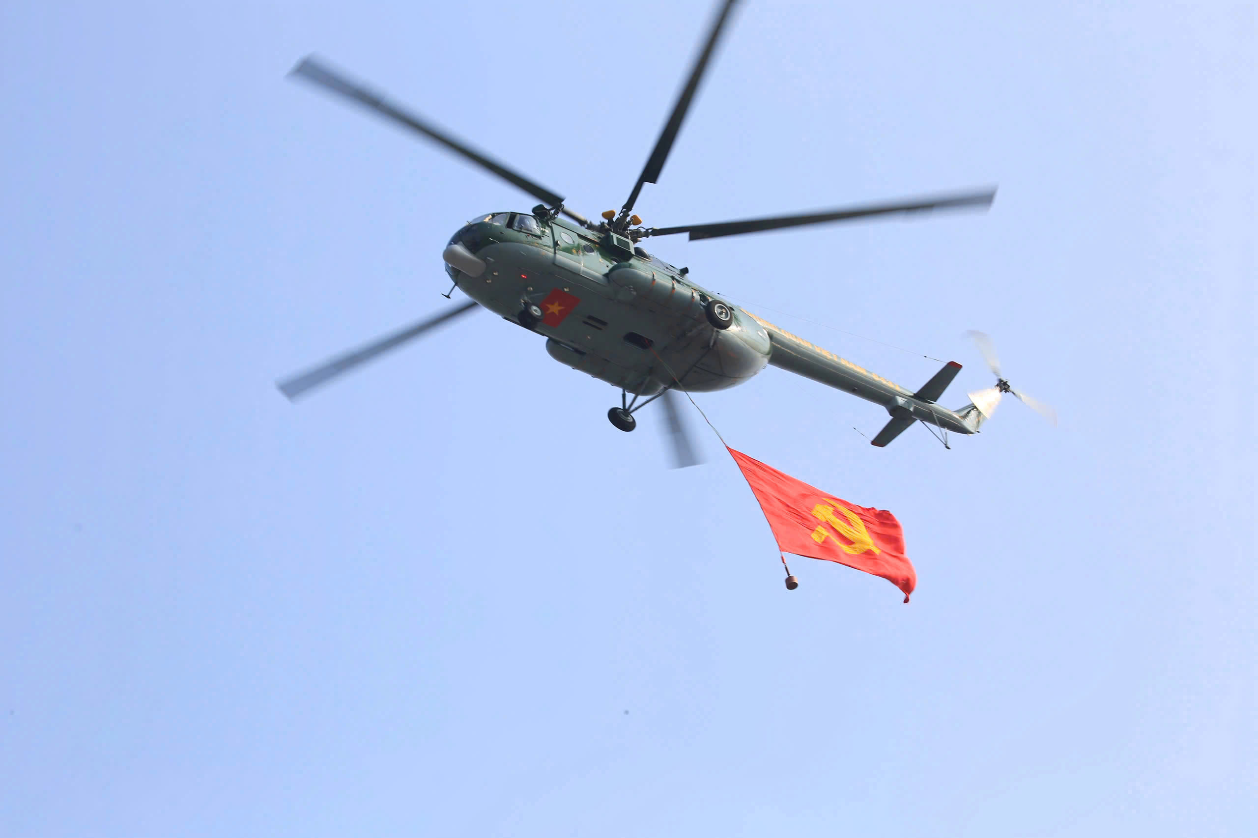 Những hình ảnh ấn tượng tại Lễ kỷ niệm 50 năm Giải phóng miền Nam, thống nhất đất nước- Ảnh 8. Những hình ảnh ấn tượng tại Lễ kỷ niệm 50 năm Giải phóng miền Nam, thống nhất đất nước- Ảnh 8.