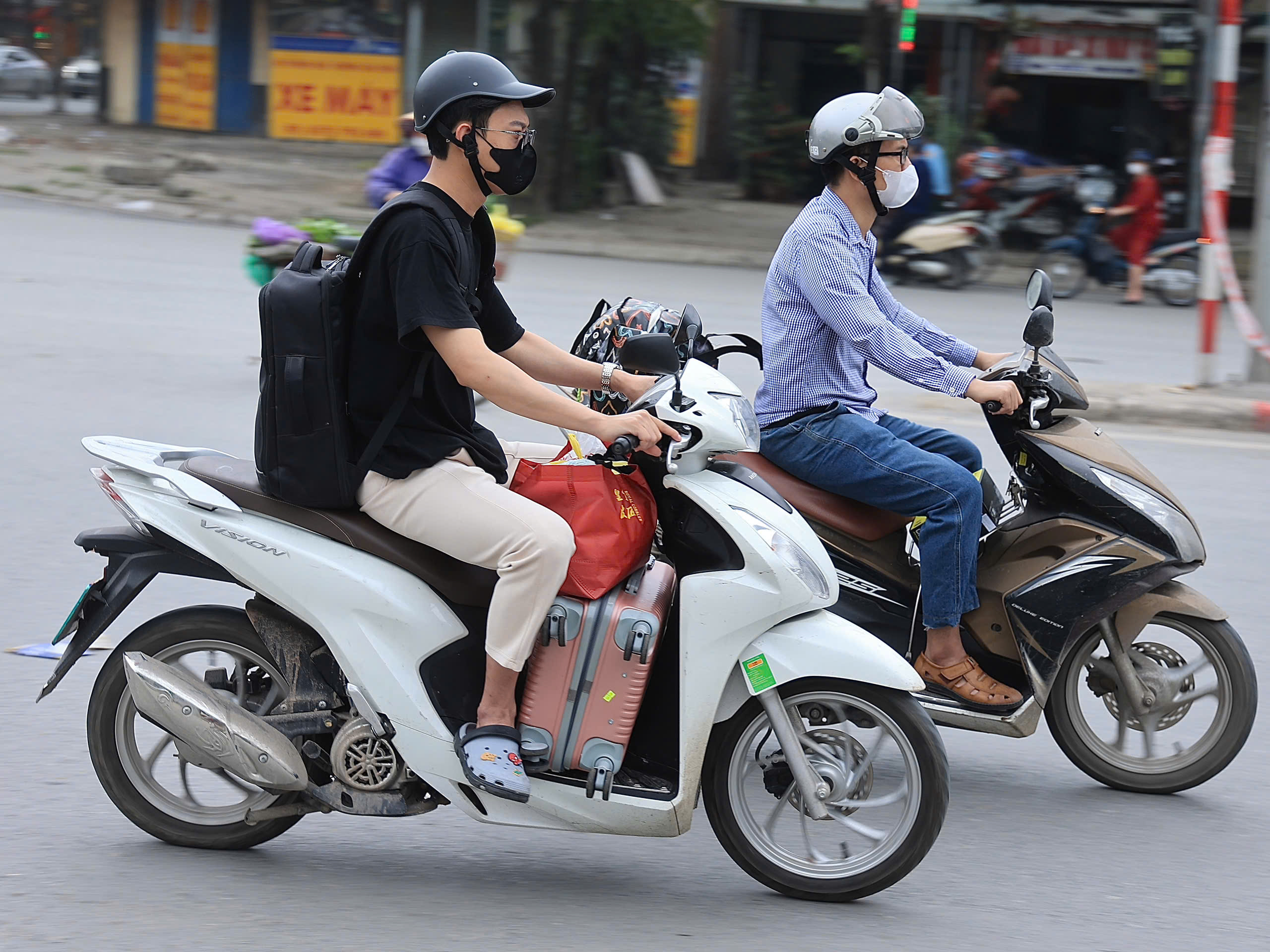 Cửa ng&otilde; H&agrave; Nội đ&ocirc;ng nghẹt, V&agrave;nh đai 3 &ugrave;n tắc k&eacute;o d&agrave;i ng&agrave;y đầu nghỉ lễ- Ảnh 9.