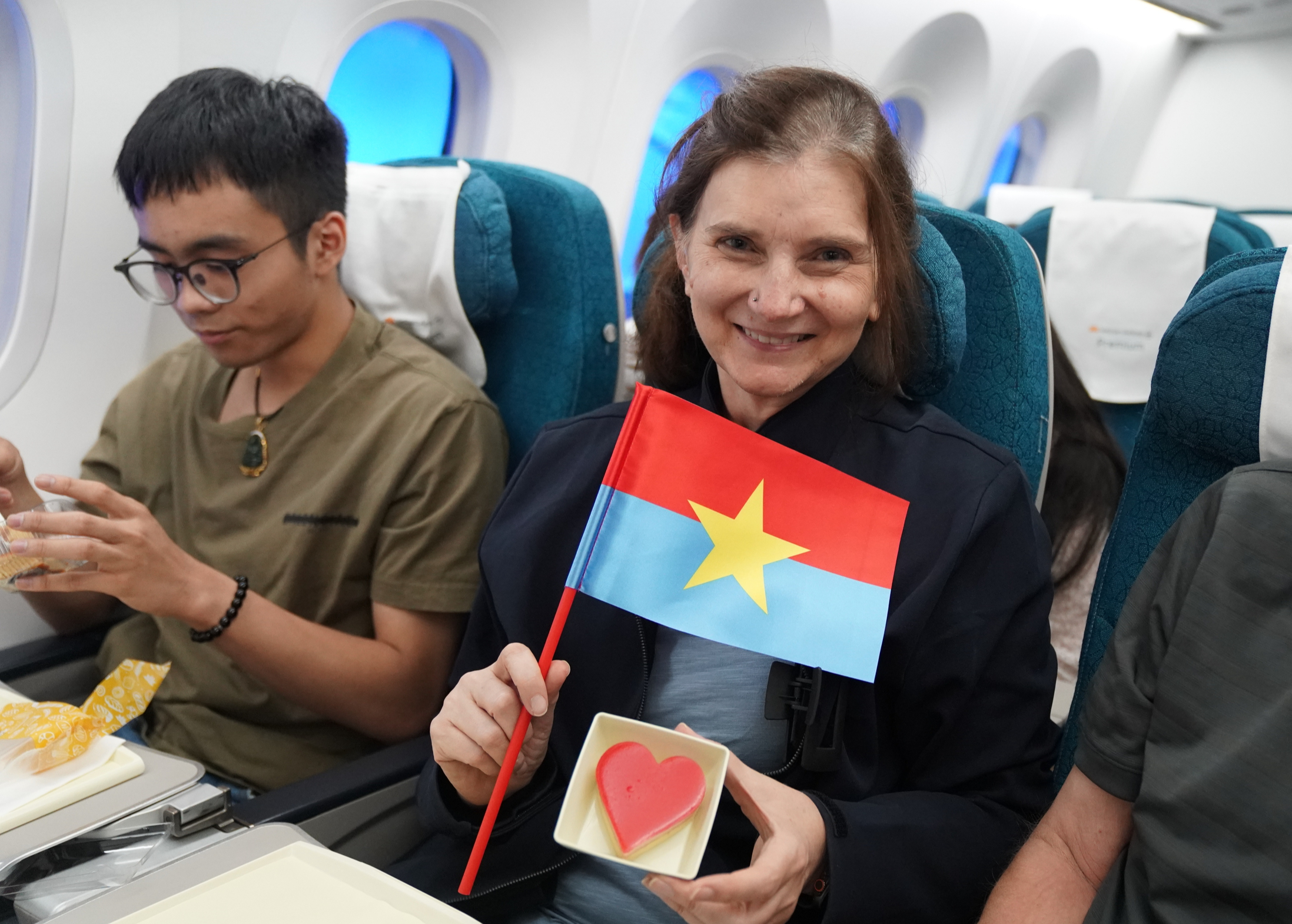 Chuyến bay đặc biệt trong ng&agrave;y hội Thống nhất non s&ocirc;ng- Ảnh 12.