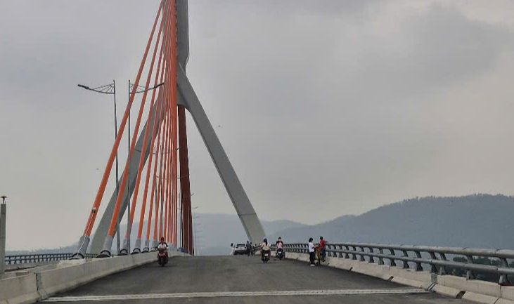 Thông xe cầu dây văng gần 1.500 tỷ đồng, nối Bắc Giang và Hải Dương- Ảnh 2. Thông xe cầu dây văng gần 1.500 tỷ đồng, nối Bắc Giang và Hải Dương- Ảnh 2.