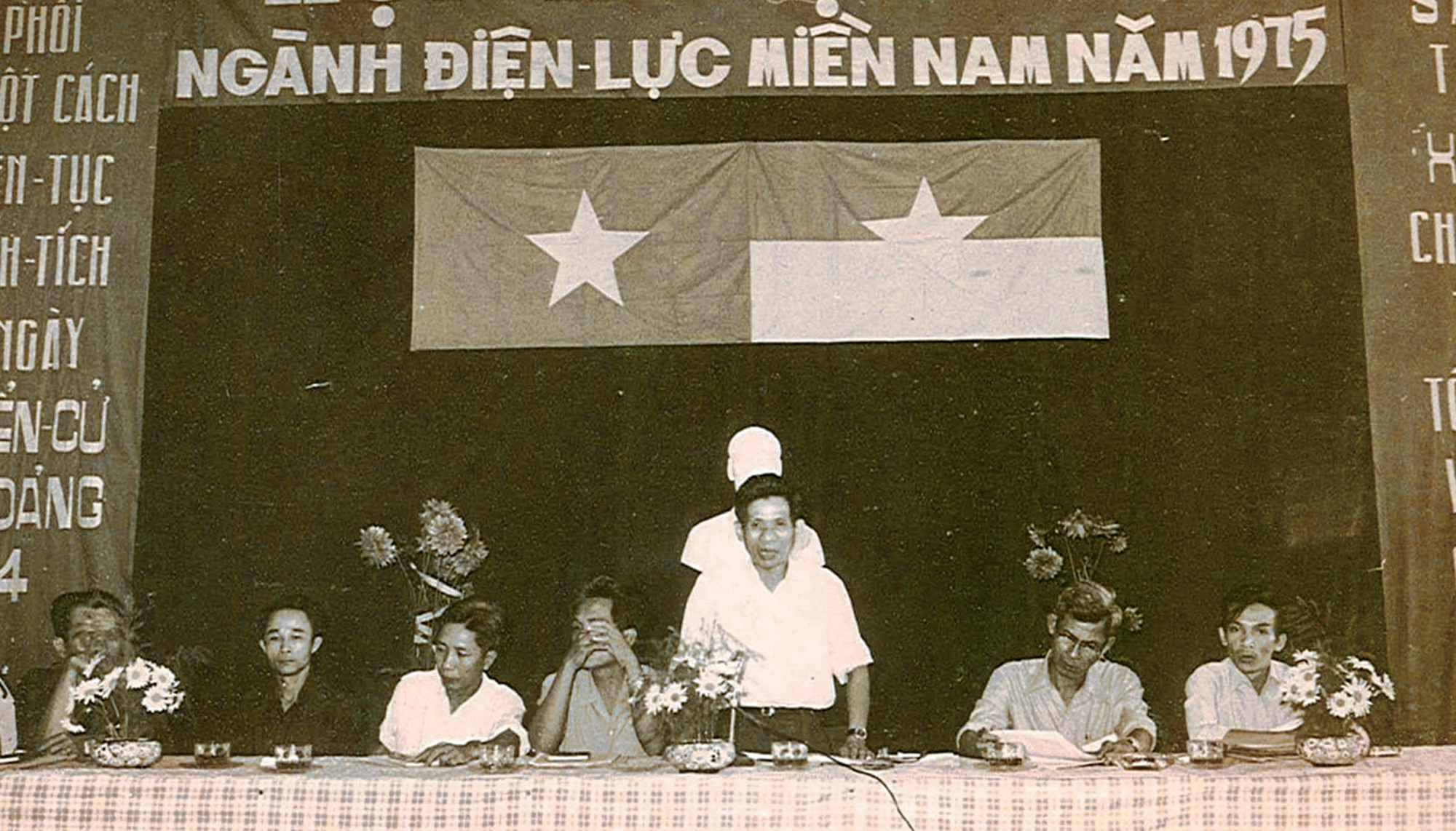 50 năm Tổng c&ocirc;ng ty Điện lực miền Nam: Tri &acirc;n lịch sử - Tự h&agrave;o tiếp bước- Ảnh 1.