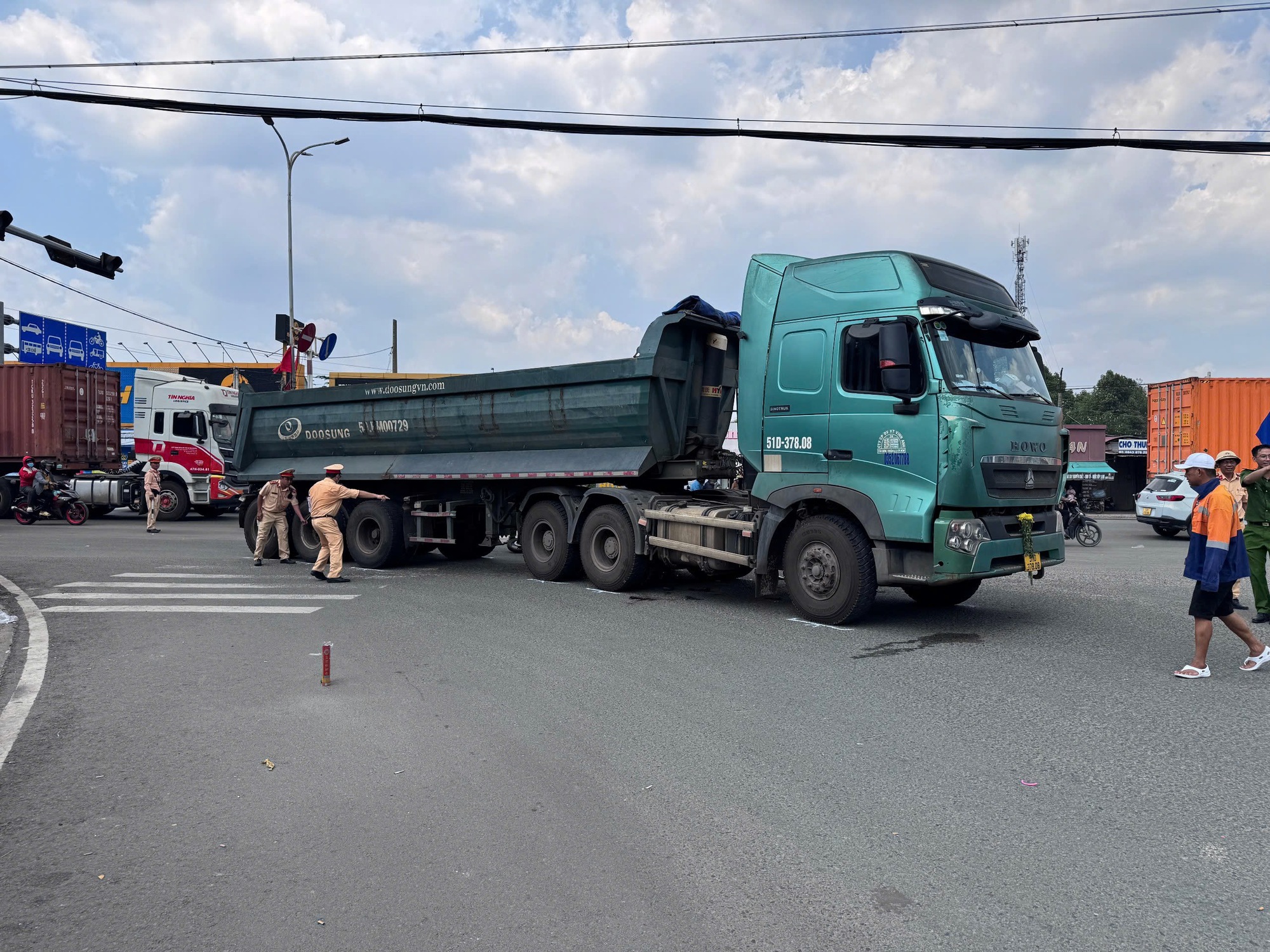 Va chạm tr&ecirc;n QL51 hai người tử vong tại chỗ- Ảnh 2.