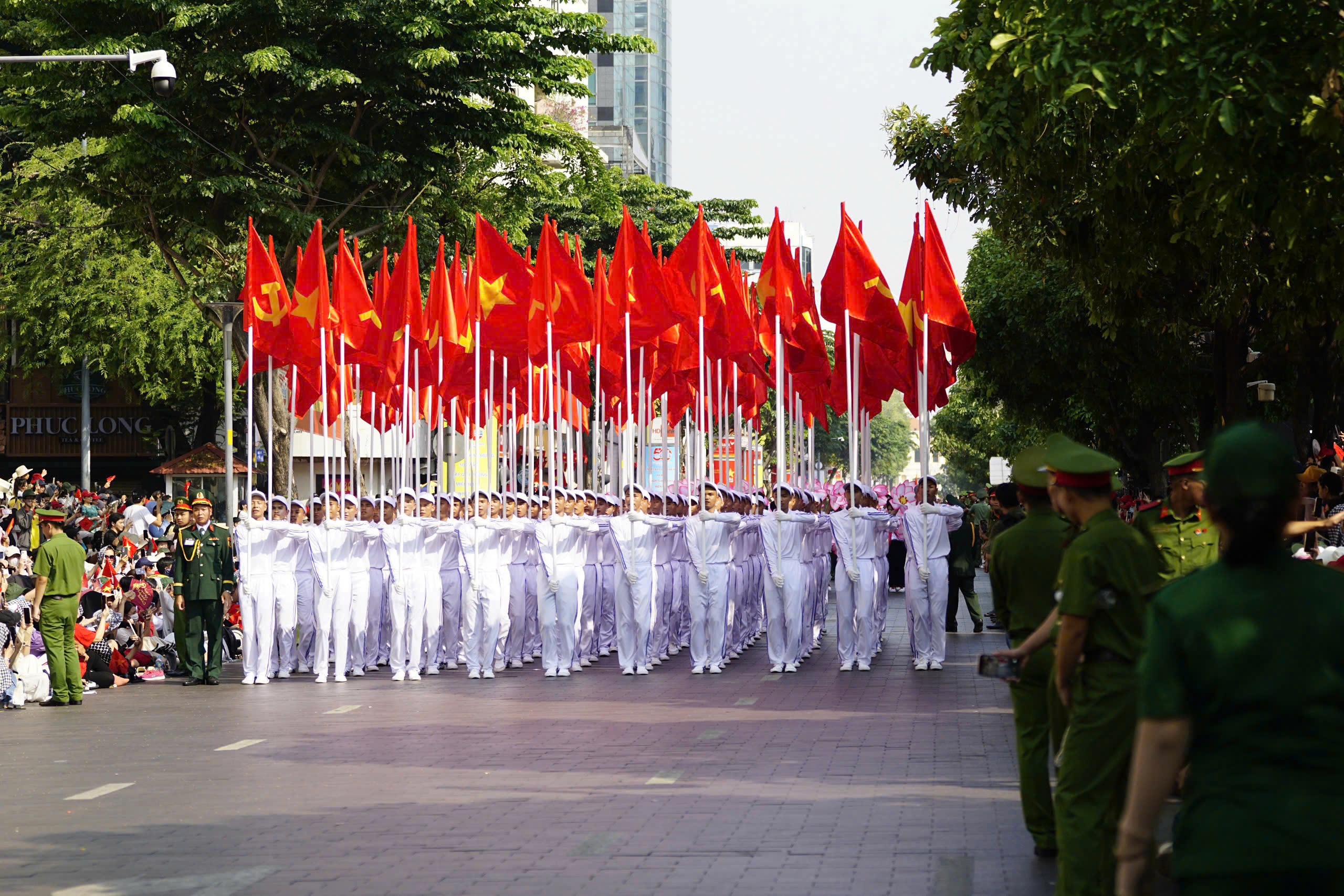 Những hình ảnh ấn tượng tại Lễ kỷ niệm 50 năm Giải phóng miền Nam, thống nhất đất nước- Ảnh 20. Những hình ảnh ấn tượng tại Lễ kỷ niệm 50 năm Giải phóng miền Nam, thống nhất đất nước- Ảnh 20.