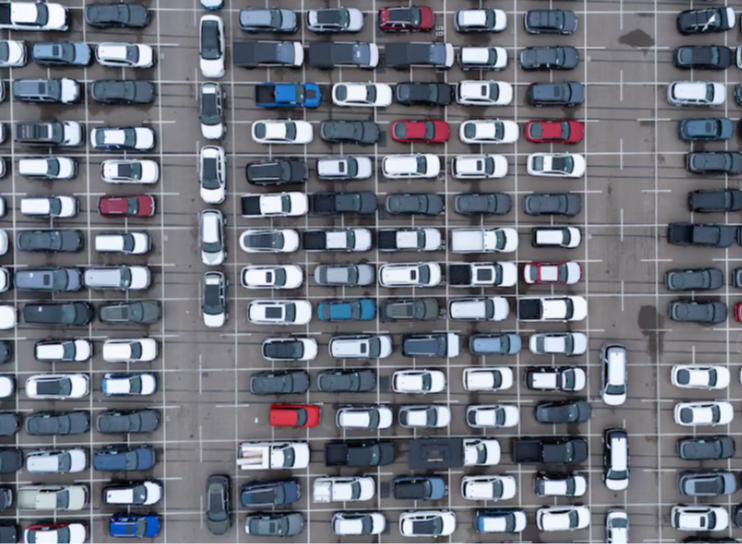 &Ocirc;ng Trump ch&iacute;nh thức k&yacute; sắc lệnh hỗ trợ ng&agrave;nh &ocirc; t&ocirc; trong nước- Ảnh 1.