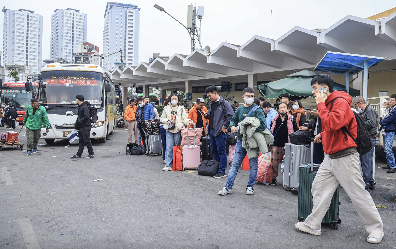 Bộ Xây dựng chỉ đạo "nóng" về đảm bảo giao thông dịp lễ Giỗ Tổ Hùng Vương và 30/4, 1/5- Ảnh 1. Bộ Xây dựng chỉ đạo "nóng" về đảm bảo giao thông dịp lễ Giỗ Tổ Hùng Vương và 30/4, 1/5- Ảnh 1.