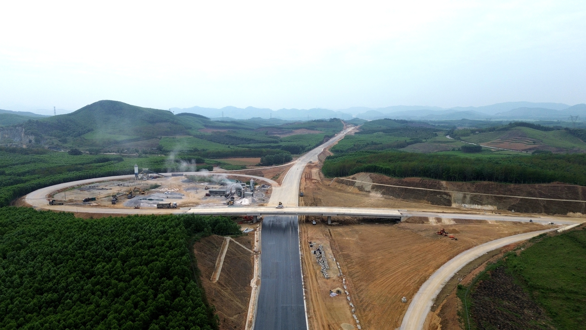 Đếm ngược thời gian th&ocirc;ng xe cao tốc qua Quảng B&igrave;nh- Ảnh 2.