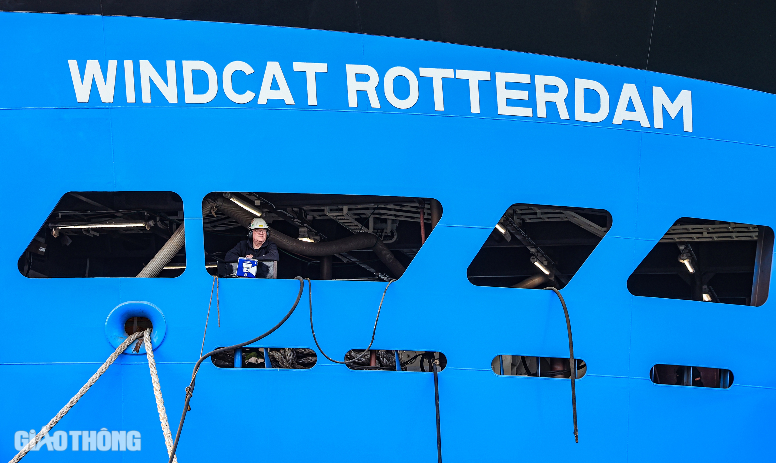 Tàu dịch vụ điện gió vừa hạ thủy tại Hạ Long đặc biệt thế nào?- Ảnh 10. Tàu dịch vụ điện gió vừa hạ thủy tại Hạ Long đặc biệt thế nào?- Ảnh 10.