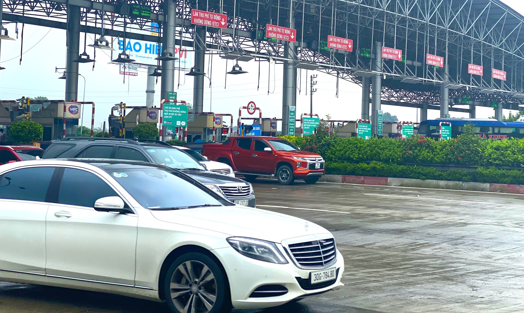 Xả trạm thu phí nếu ùn tắc dịp nghỉ lễ Giỗ Tổ Hùng Vương- Ảnh 1. Xả trạm thu phí nếu ùn tắc dịp nghỉ lễ Giỗ Tổ Hùng Vương- Ảnh 1.
