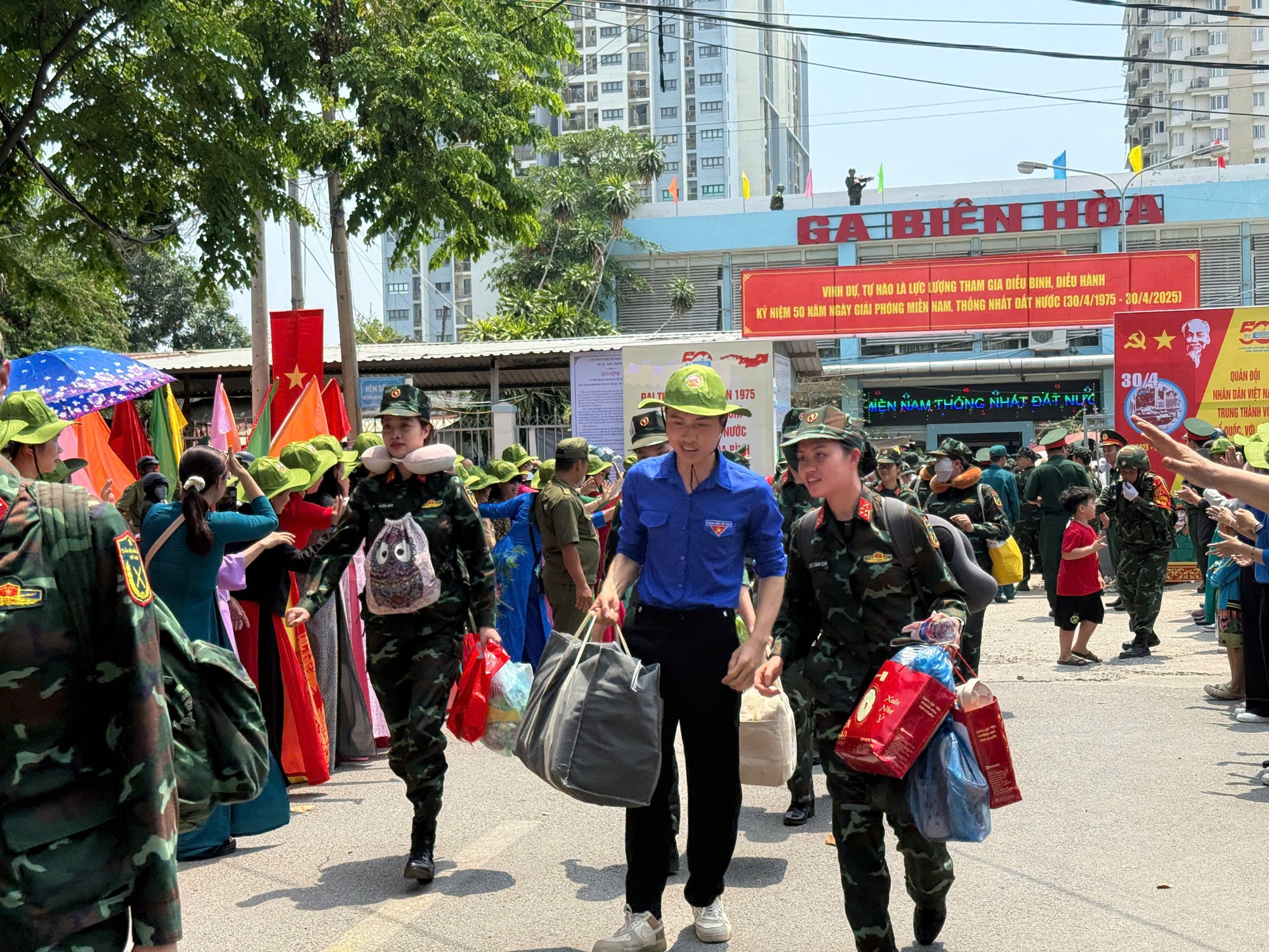 Những chuyến t&agrave;u đặc biệt chở qu&acirc;n nh&acirc;n đo&agrave;n diễu binh, diễu h&agrave;nh đến Đồng Nai- Ảnh 10.