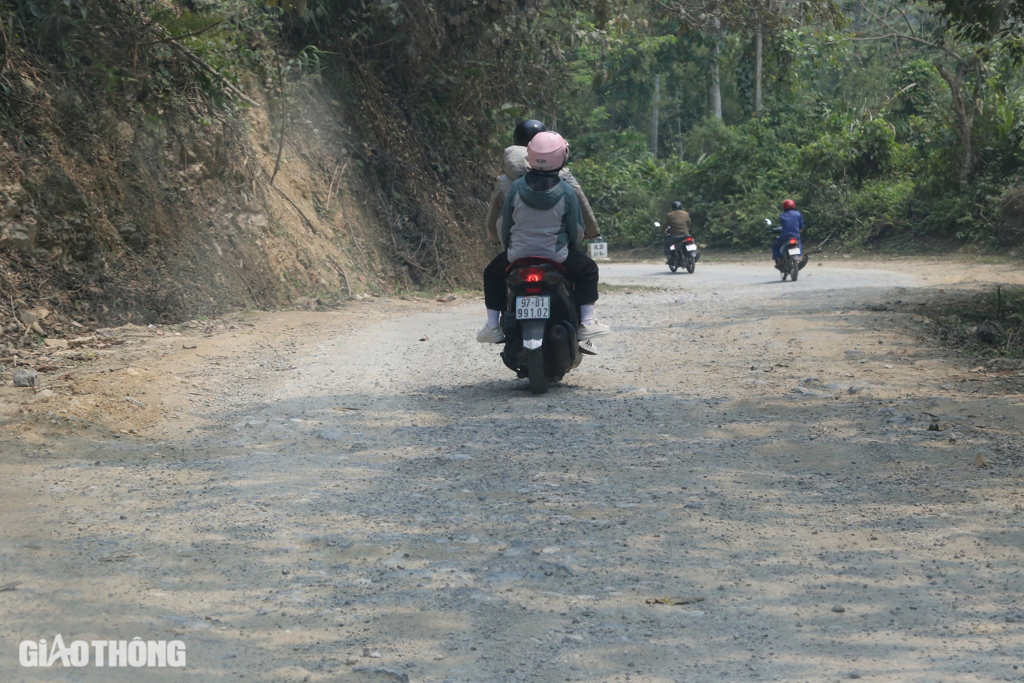 Bắc Kạn: Đường tỉnh xuống cấp, sửa chữa chắp vá vì thiếu kinh phí- Ảnh 10. Bắc Kạn: Đường tỉnh xuống cấp, sửa chữa chắp vá vì thiếu kinh phí- Ảnh 10.