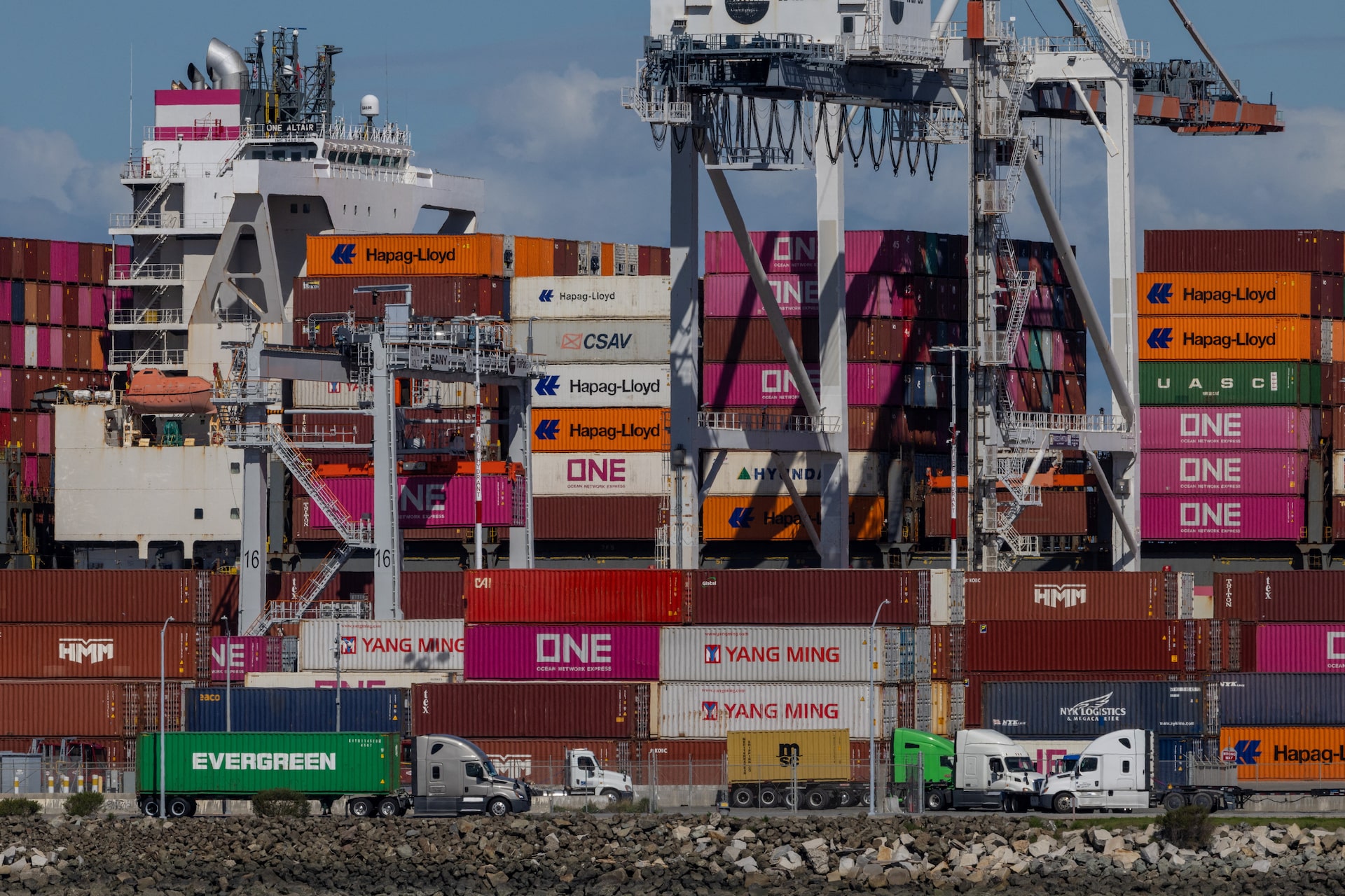 &Ocirc;ng Trump thừa nhận sẽ kh&oacute; khăn sau khi &aacute;p ch&iacute;nh s&aacute;ch thuế mới- Ảnh 1.