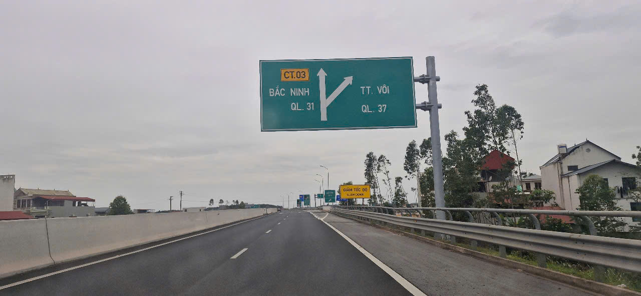 V&igrave; sao n&uacute;t giao V&ocirc;i tr&ecirc;n cao tốc Bắc Giang - Lạng Sơn chưa đưa v&agrave;o khai th&aacute;c?- Ảnh 7.