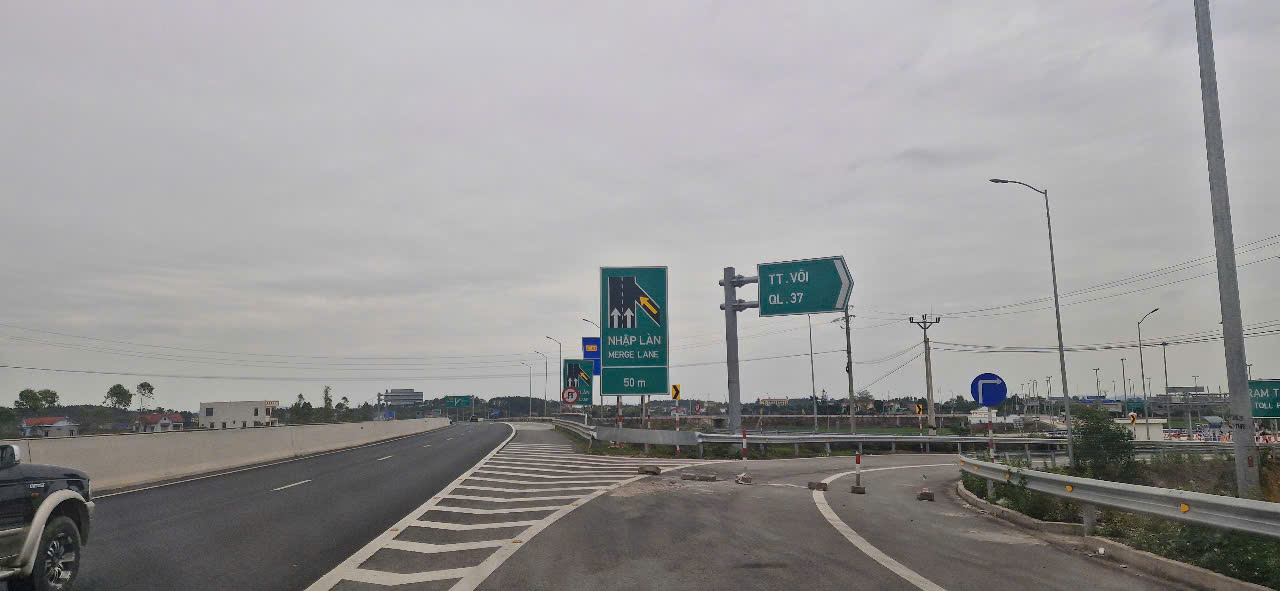 V&igrave; sao n&uacute;t giao V&ocirc;i tr&ecirc;n cao tốc Bắc Giang - Lạng Sơn chưa đưa v&agrave;o khai th&aacute;c?- Ảnh 17.