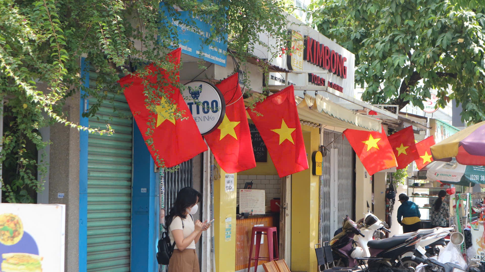 TP.HCM rợp cờ hoa, rộn r&agrave;ng hoạt động tưởng nhớ Vua H&ugrave;ng- Ảnh 14.