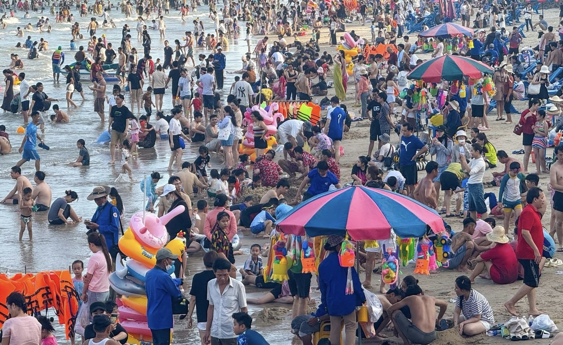 Ba ng&agrave;y nghỉ lễ, B&agrave; Rịa - Vũng T&agrave;u đ&oacute;n 231.000 lượt du kh&aacute;ch thu hơn 224 tỷ- Ảnh 1.