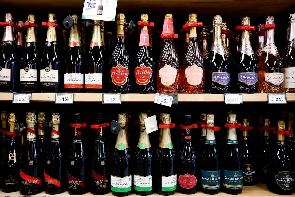 EU sắp tung ra biện ph&aacute;p đối ph&oacute; đầu ti&ecirc;n với thuế quan của &ocirc;ng Trump- Ảnh 2.