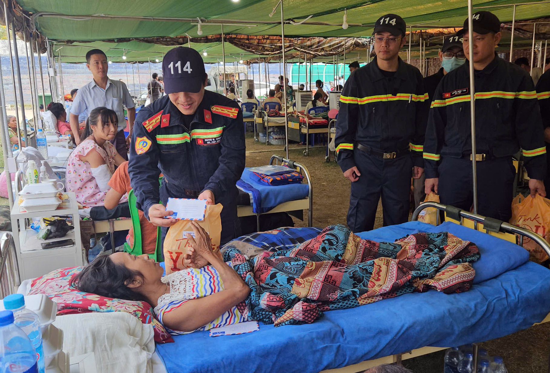 Đo&agrave;n cứu hộ Việt Nam kết th&uacute;c nhiệm vụ tại Myanmar, chuẩn bị về nước- Ảnh 1.