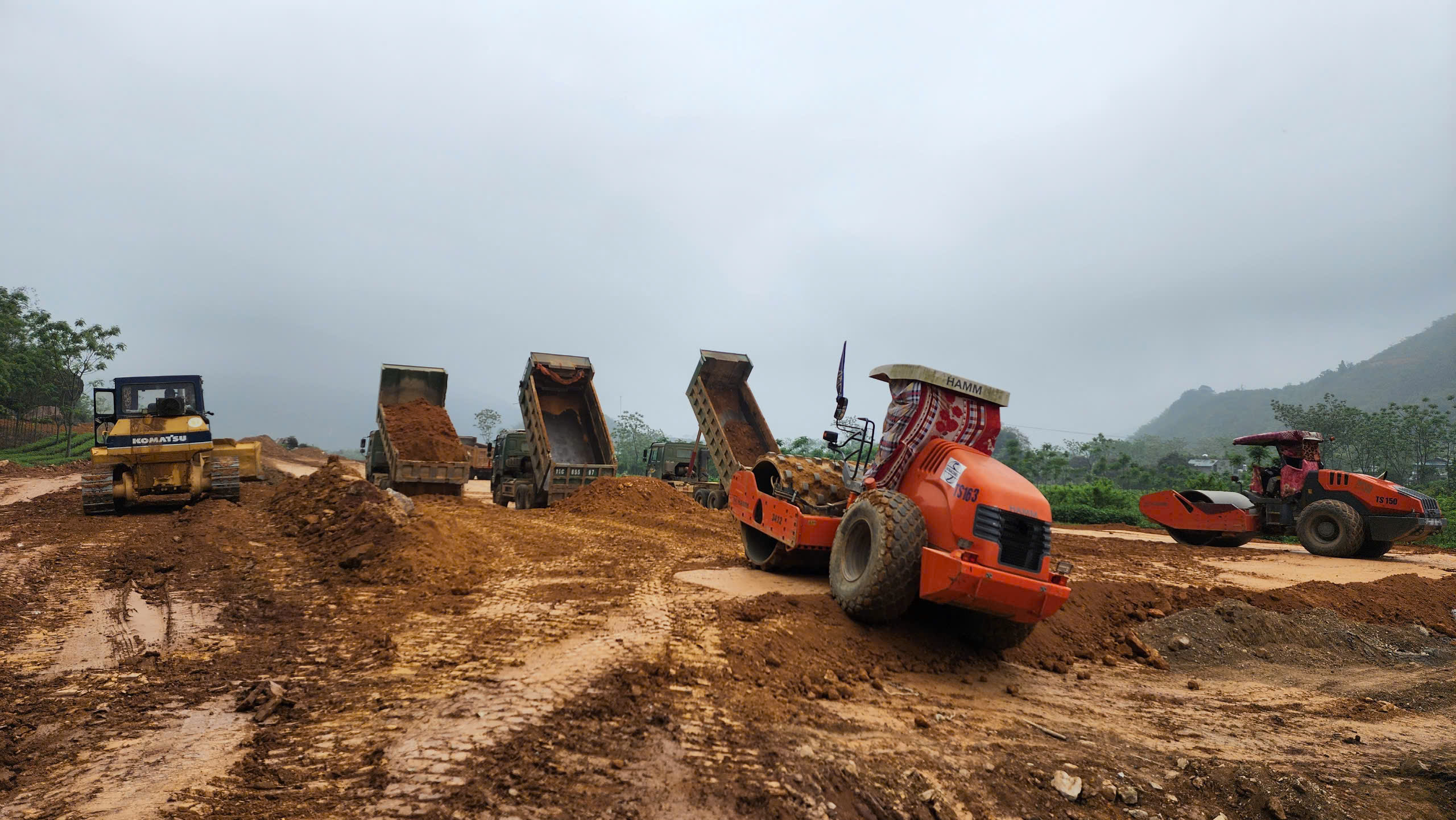 Cao tốc Hòa Bình - Mộc Châu hiện thi công ra sao?- Ảnh 2. Cao tốc Hòa Bình - Mộc Châu hiện thi công ra sao?- Ảnh 2.