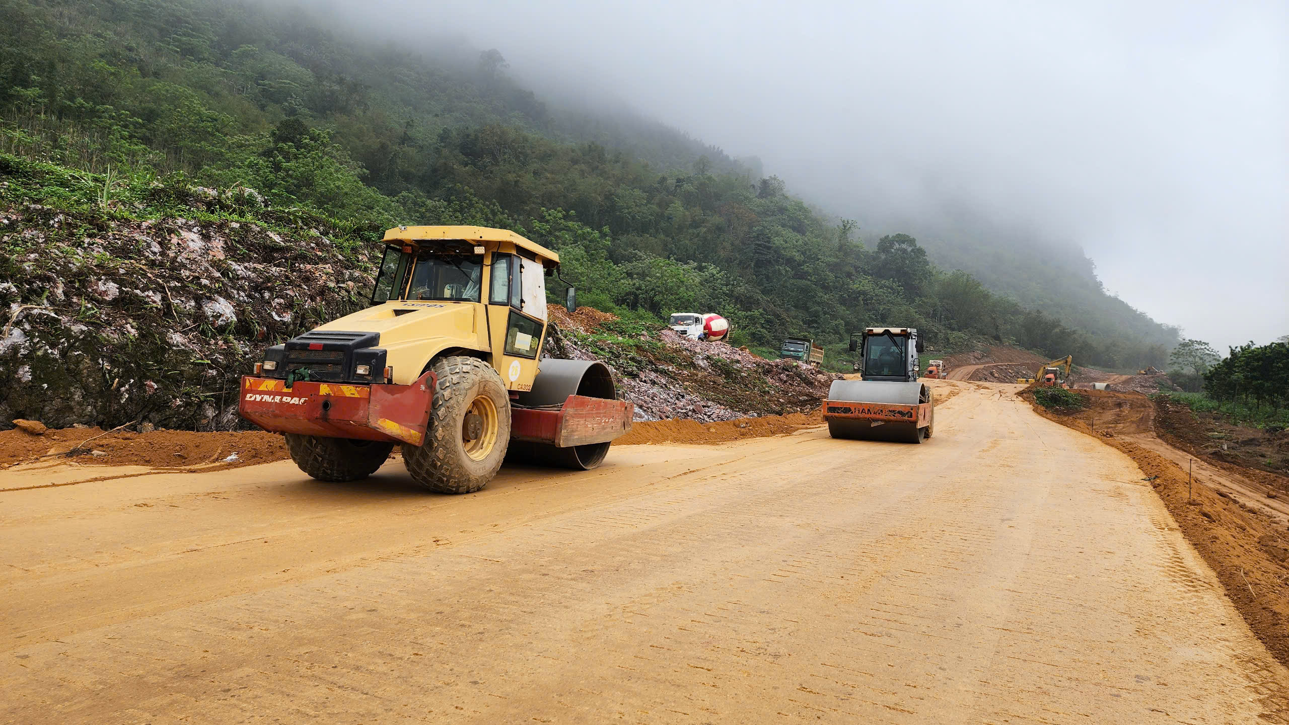 Cao tốc Hòa Bình - Mộc Châu hiện thi công ra sao?- Ảnh 7. Cao tốc Hòa Bình - Mộc Châu hiện thi công ra sao?- Ảnh 7.