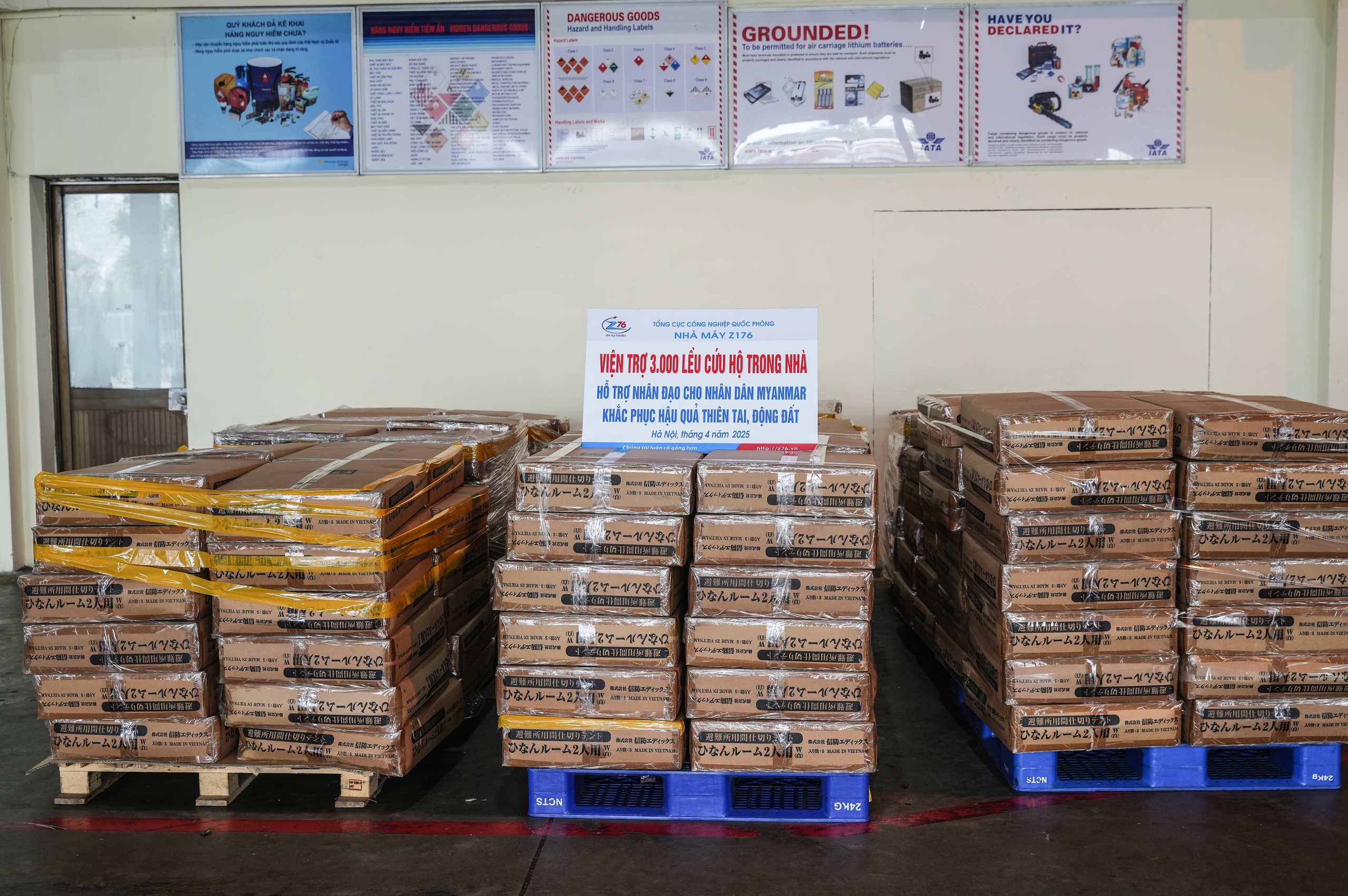 Vietnam Airlines vận chuyển gần 30 tấn h&agrave;ng cứu trợ đến Myanmar- Ảnh 4.