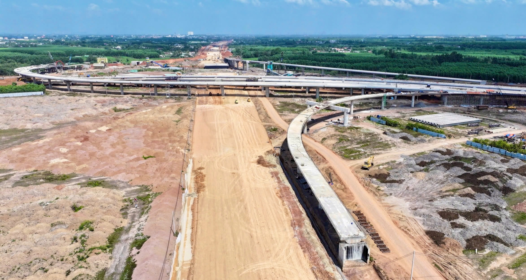 Đổ mồ h&ocirc;i mở đường v&agrave;o si&ecirc;u s&acirc;n bay Long Th&agrave;nh- Ảnh 14.