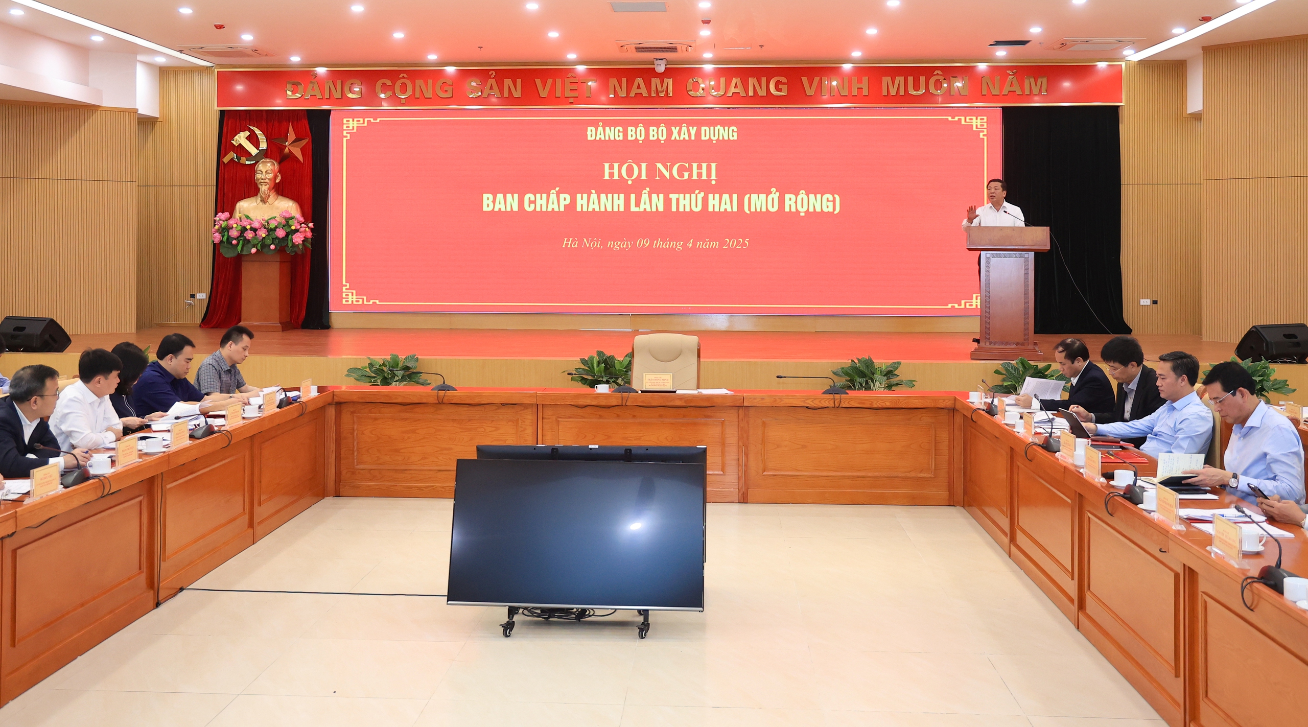 Đảng bộ Bộ X&acirc;y dựng l&atilde;nh đạo, chỉ đạo triển khai đồng bộ c&aacute;c nhiệm vụ trọng t&acirc;m- Ảnh 2.