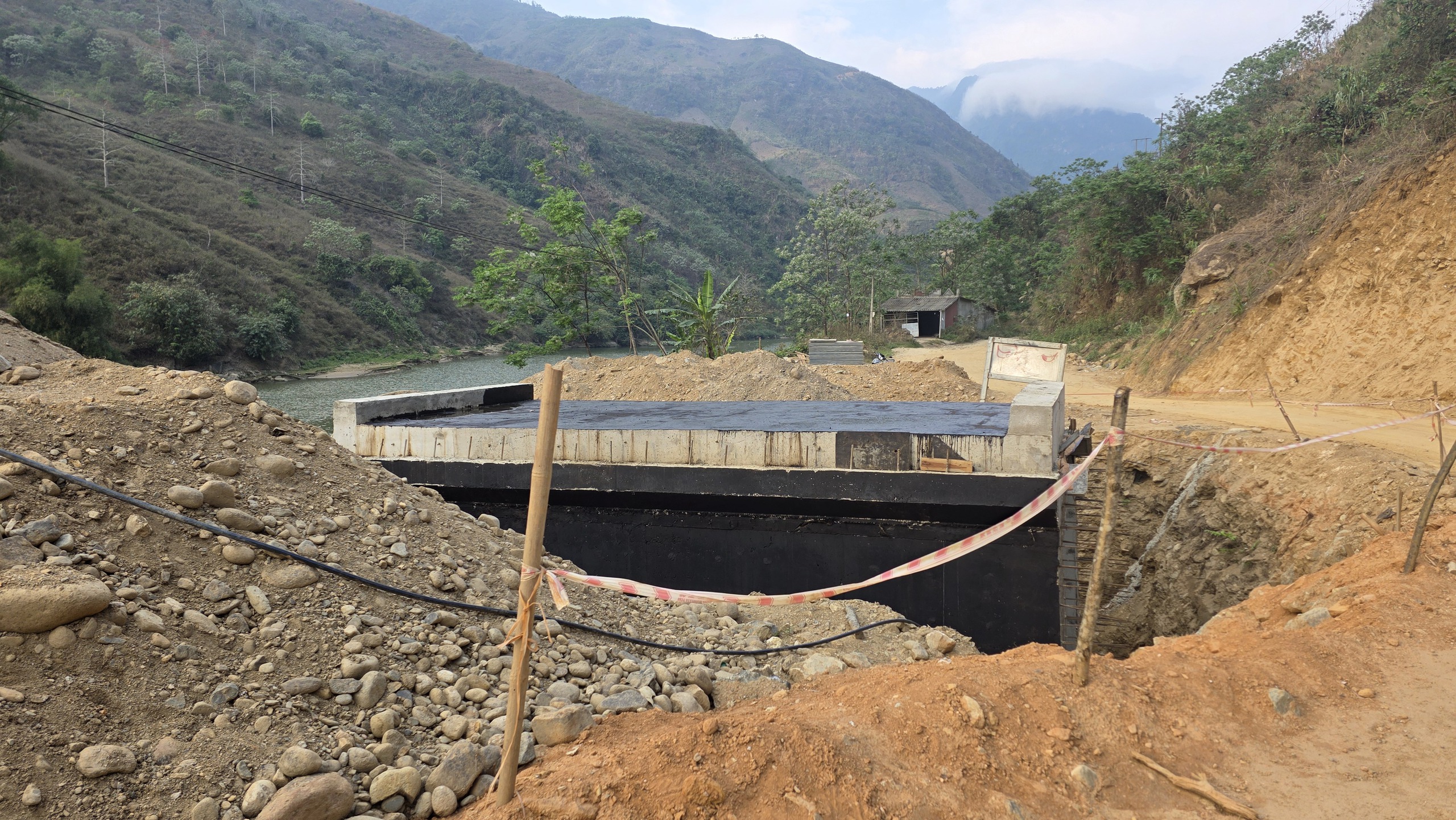 Tuyến đường nối Nghĩa Lộ với cao tốc Nội B&agrave;i - L&agrave;o Cai hiện thi c&ocirc;ng ra sao?- Ảnh 8.