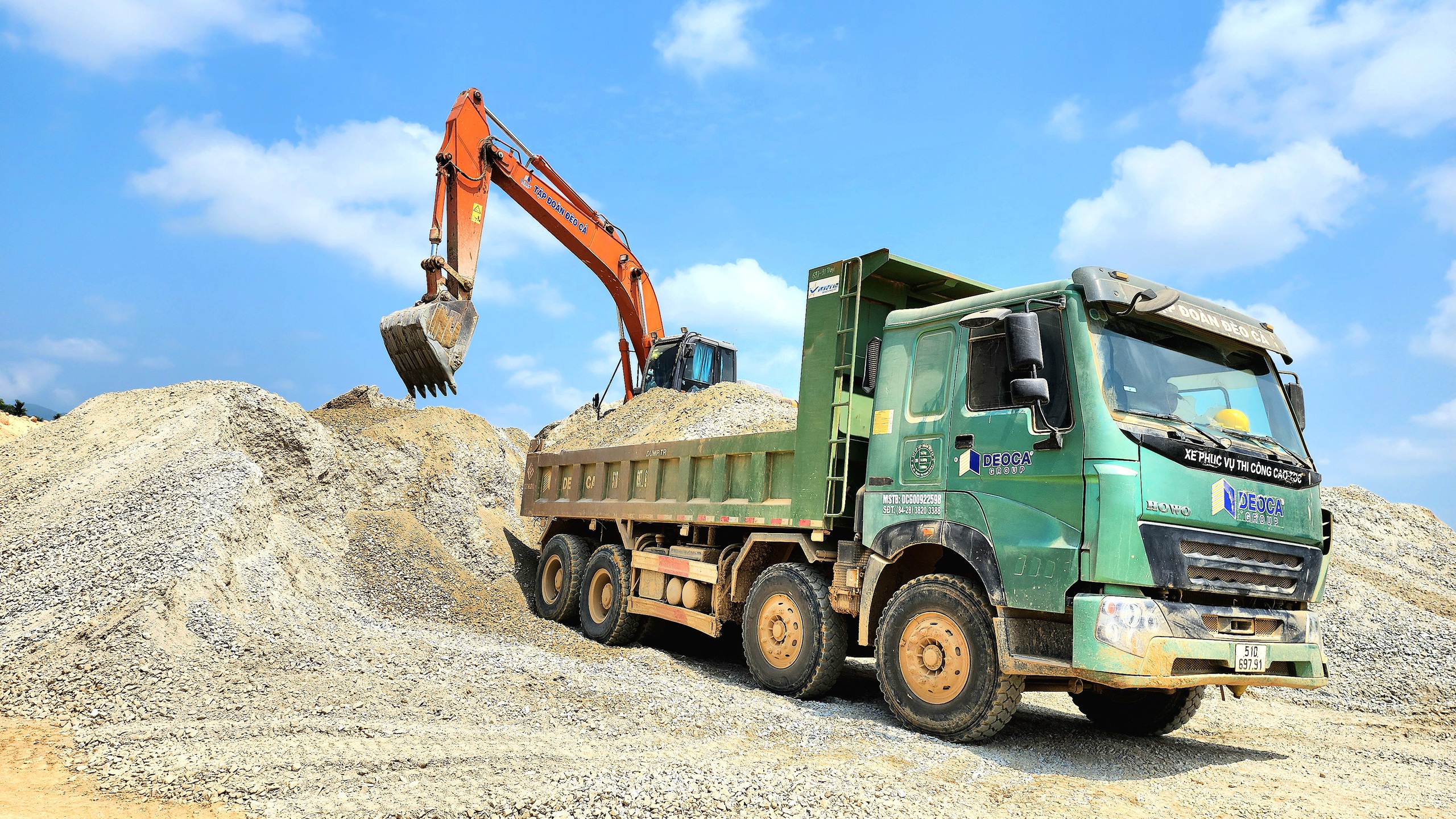 Hối hả thi c&ocirc;ng cao tốc 20 ngh&igrave;n tỷ nối Quảng Ng&atilde;i với B&igrave;nh Định- Ảnh 8.