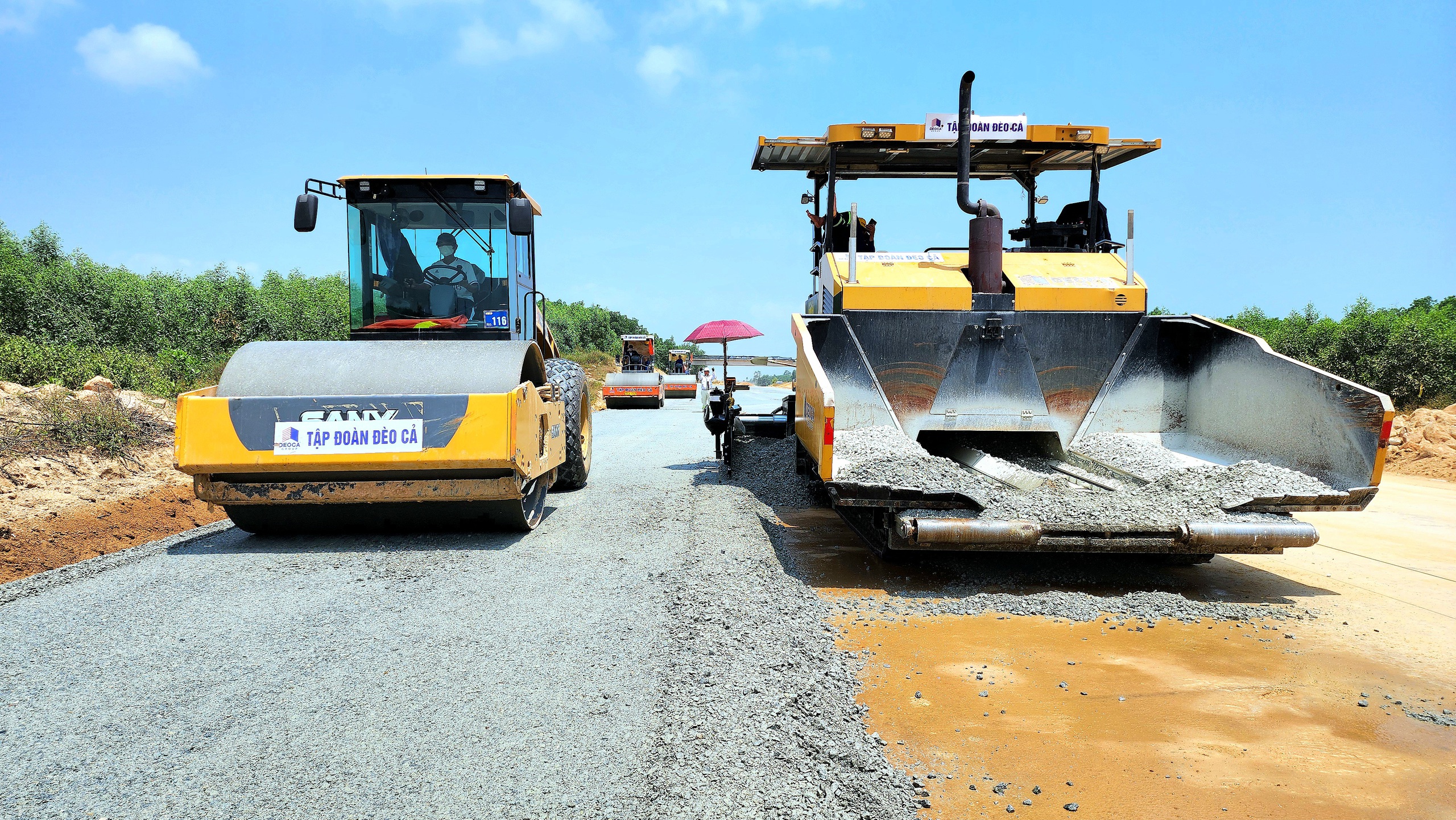 Hối hả thi c&ocirc;ng cao tốc 20 ngh&igrave;n tỷ nối Quảng Ng&atilde;i với B&igrave;nh Định- Ảnh 4.