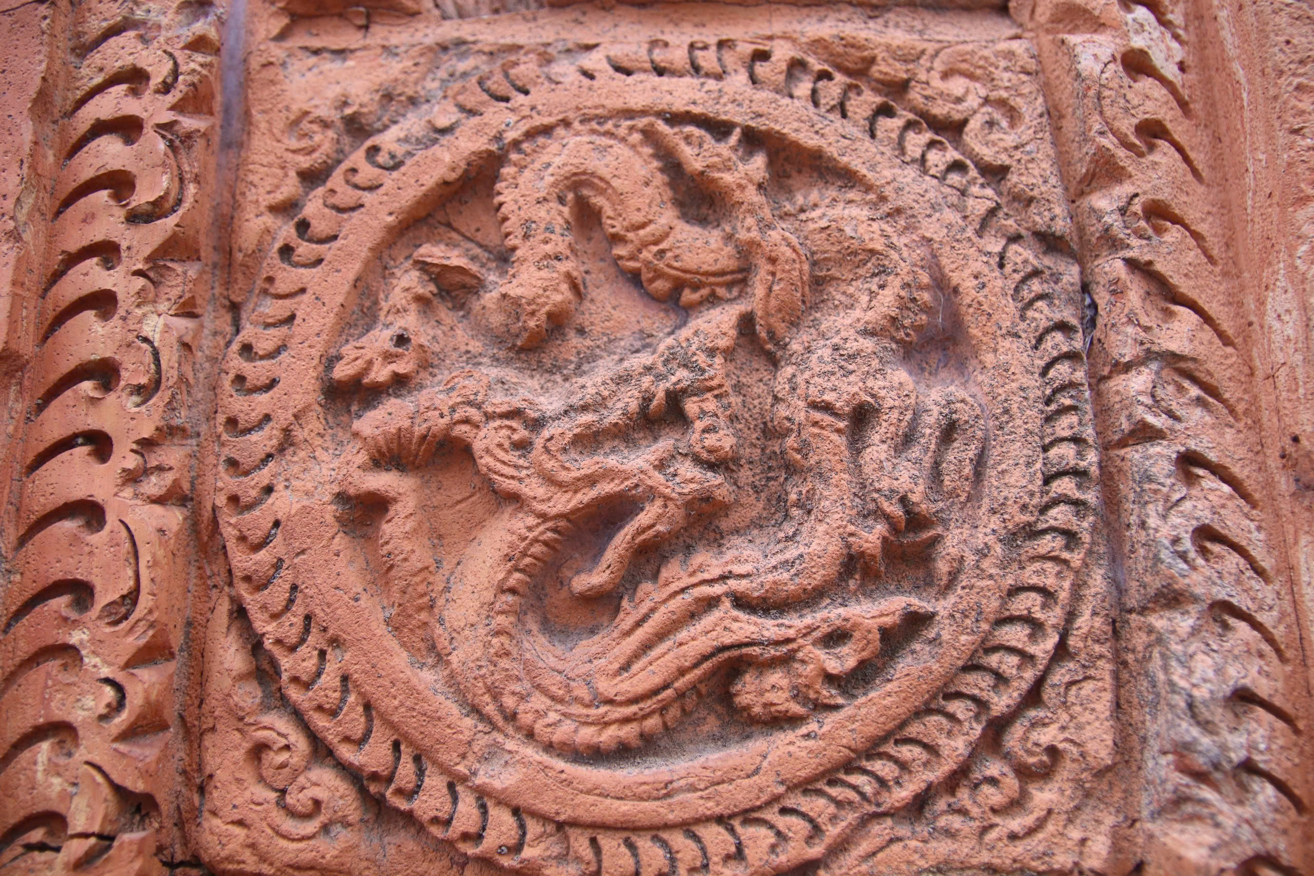 Tháp cổ Bình Sơn xuống cấp, sắp được trùng tu- Ảnh 2. Tháp cổ Bình Sơn xuống cấp, sắp được trùng tu- Ảnh 2.