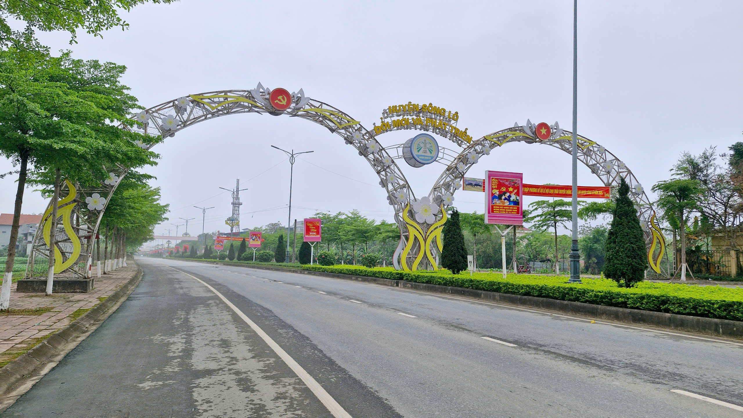 Tháp cổ Bình Sơn xuống cấp, sắp được trùng tu- Ảnh 5. Tháp cổ Bình Sơn xuống cấp, sắp được trùng tu- Ảnh 5.