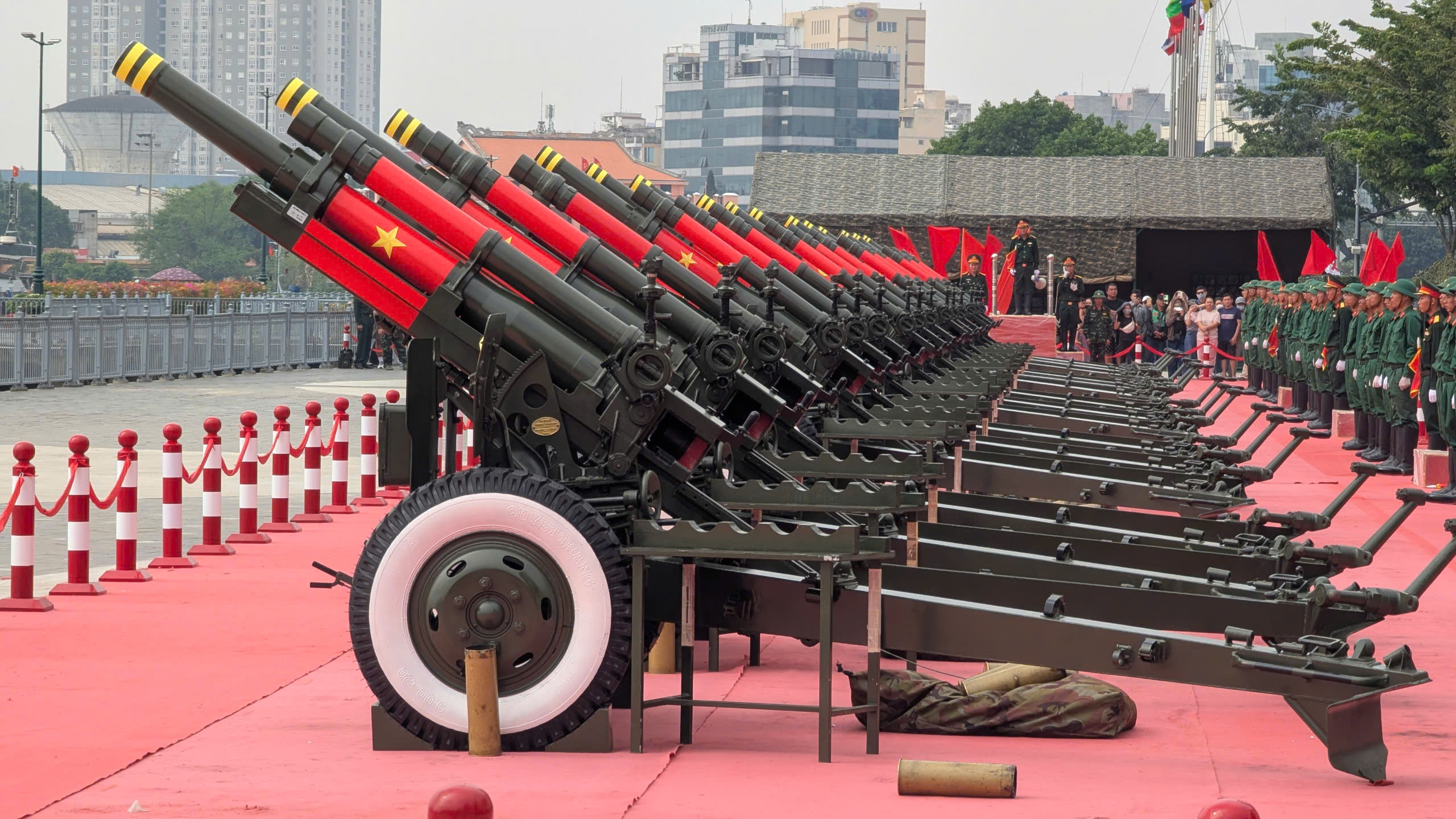 Th&ecirc;m th&ocirc;ng tin về d&agrave;n đại b&aacute;c phục vụ đại lễ 30/4 tại TP.HCM- Ảnh 1.