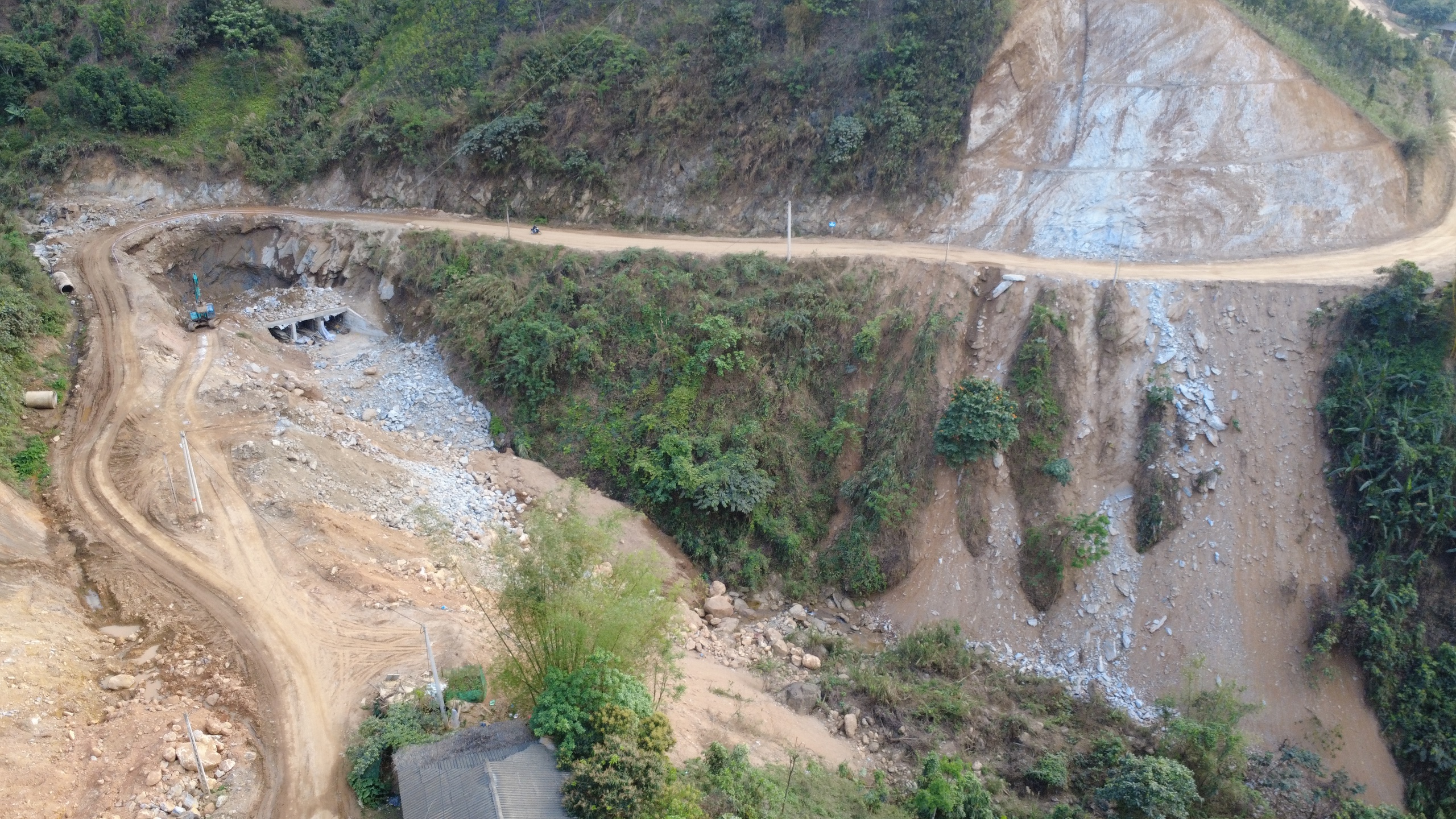 Tuyến đường nối Nghĩa Lộ với cao tốc Nội B&agrave;i - L&agrave;o Cai hiện thi c&ocirc;ng ra sao?- Ảnh 9.