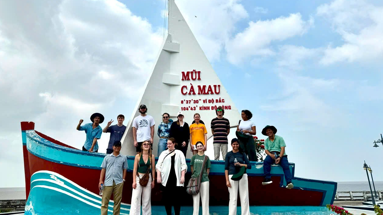 Về C&agrave; Mau gh&eacute; thăm biểu tượng điểm cuối đường Hồ Ch&iacute; Minh- Ảnh 2.