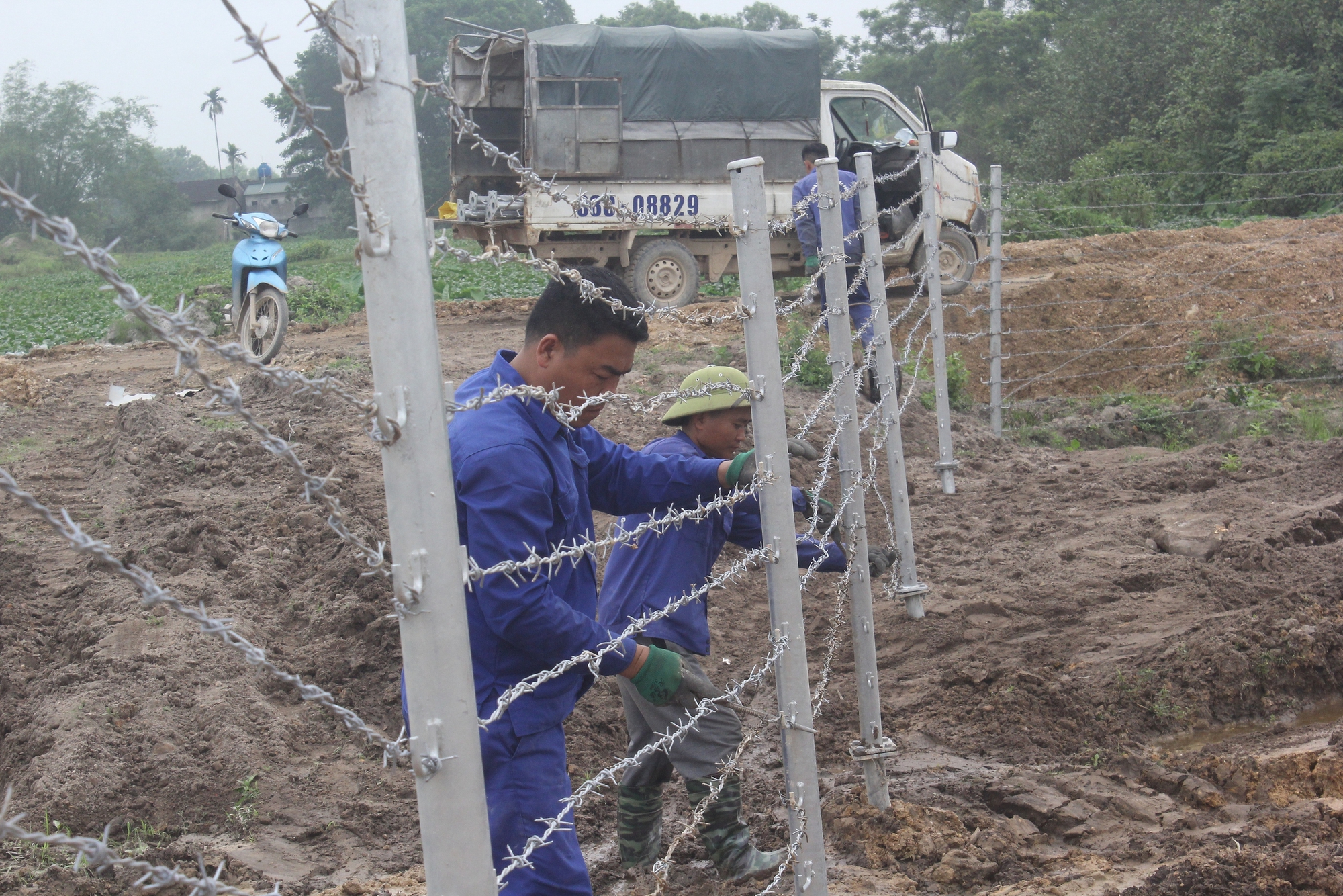 Thảm nhựa nút giao cao tốc quan trọng bậc nhất qua Hà Tĩnh- Ảnh 7. Thảm nhựa nút giao cao tốc quan trọng bậc nhất qua Hà Tĩnh- Ảnh 7.