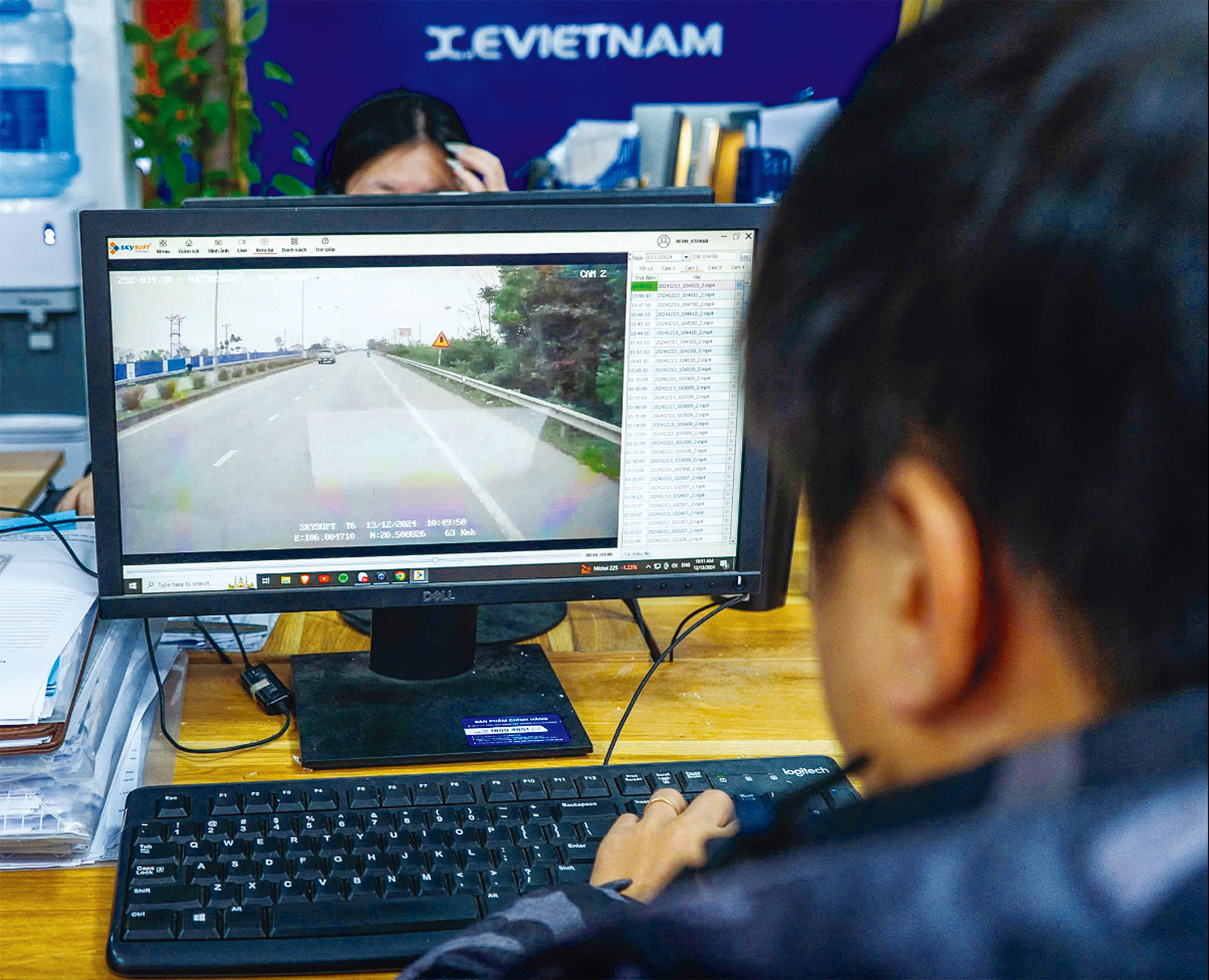 Người điều hành vận tải có được làm cho nhiều doanh nghiệp?- Ảnh 1. Người điều hành vận tải có được làm cho nhiều doanh nghiệp?- Ảnh 1.