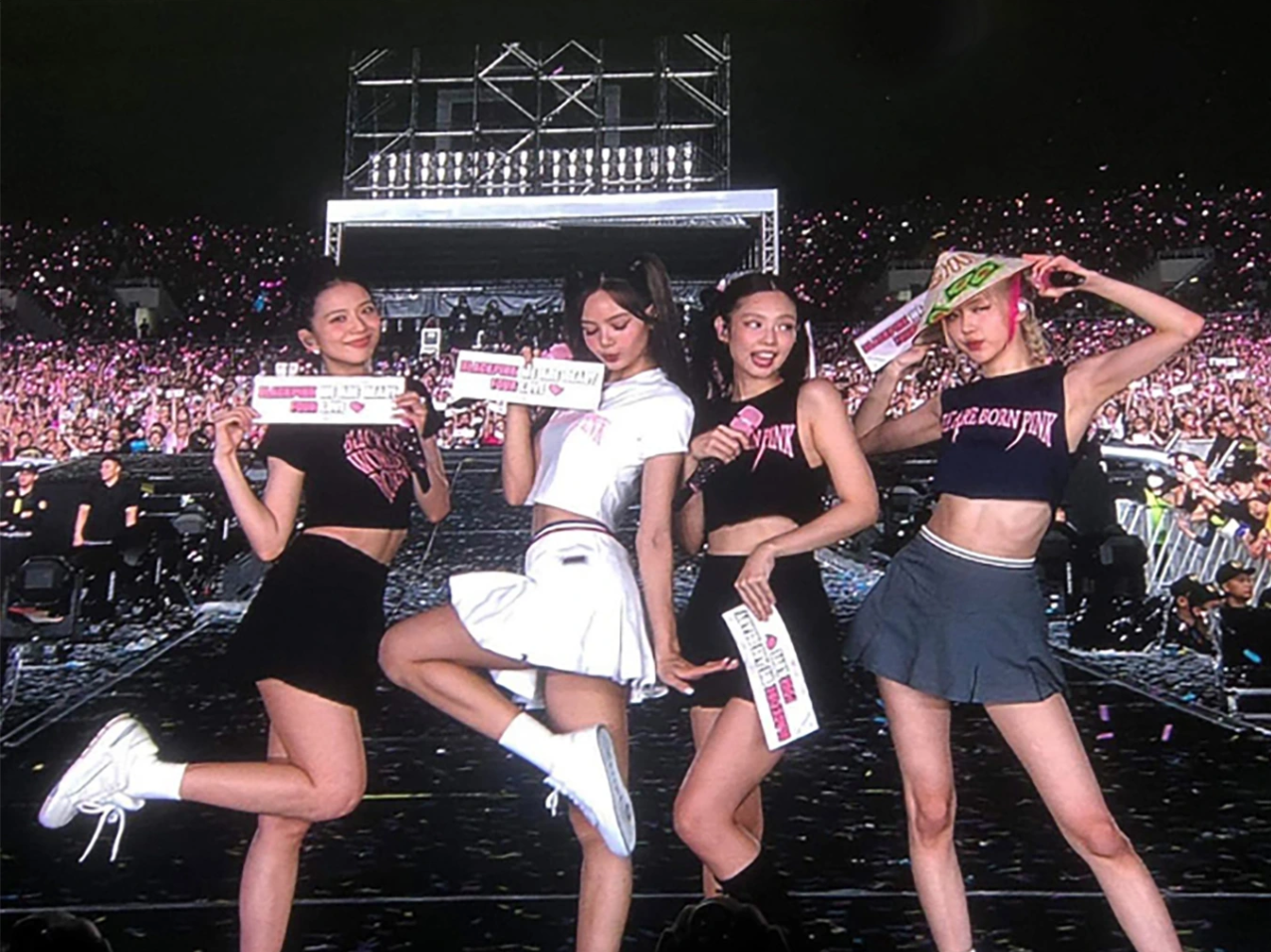 Gi&aacute; v&eacute; concert BlackPink bị ch&ecirc; "đắt cắt cổ" nhưng chỉ bằng một nửa ở Việt Nam- Ảnh 2.