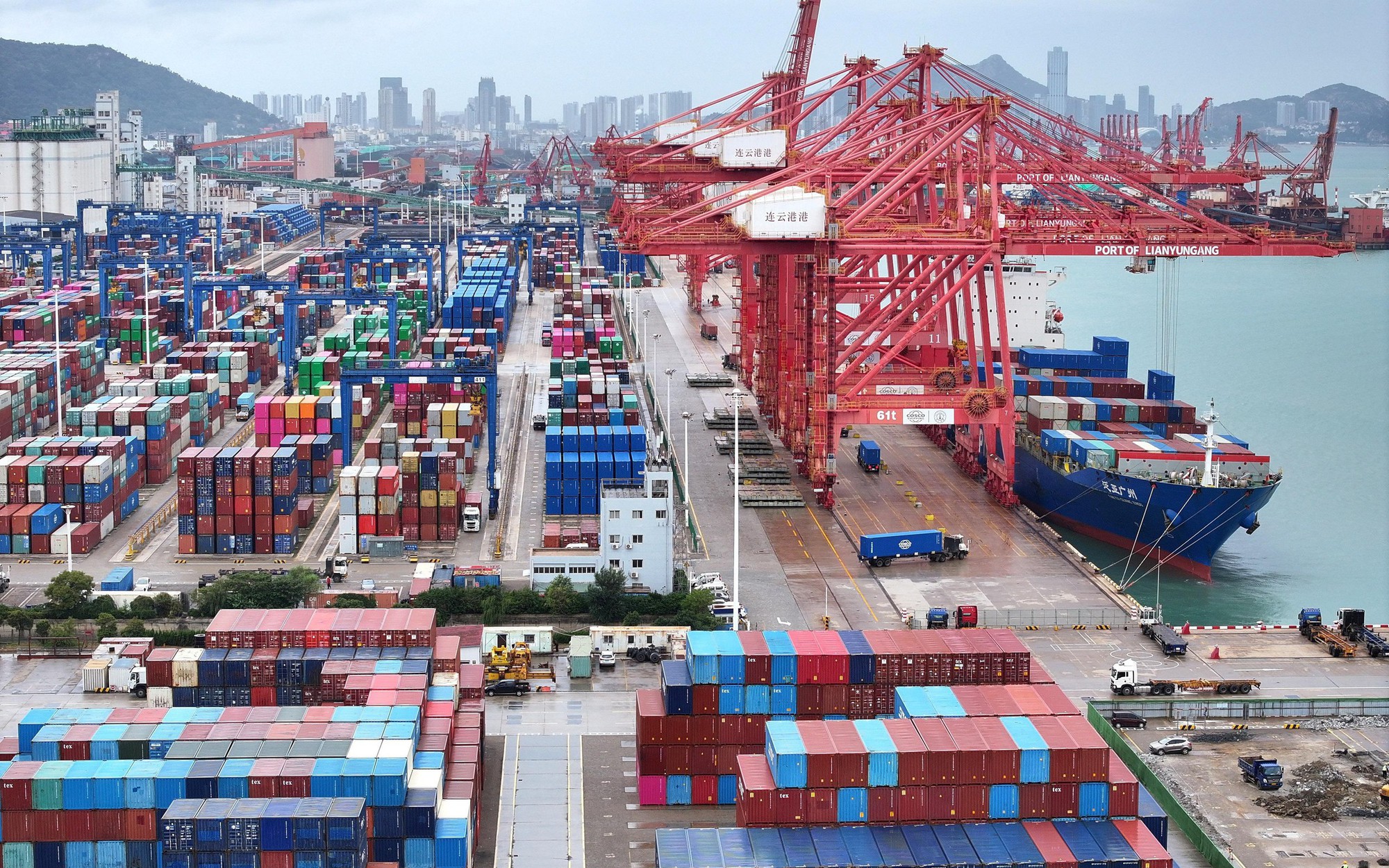 Nh&agrave; Trắng tuy&ecirc;n bố &aacute;p thuế l&ecirc;n tới 104% với Trung Quốc