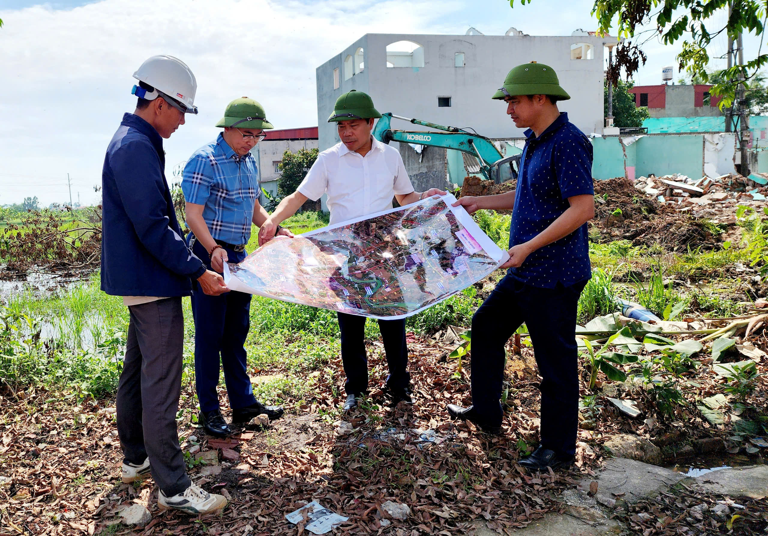 G&aacute;c nghỉ lễ, h&agrave;ng trăm c&ocirc;ng nh&acirc;n b&aacute;m c&ocirc;ng trường V&agrave;nh đai 4- Ảnh 10.