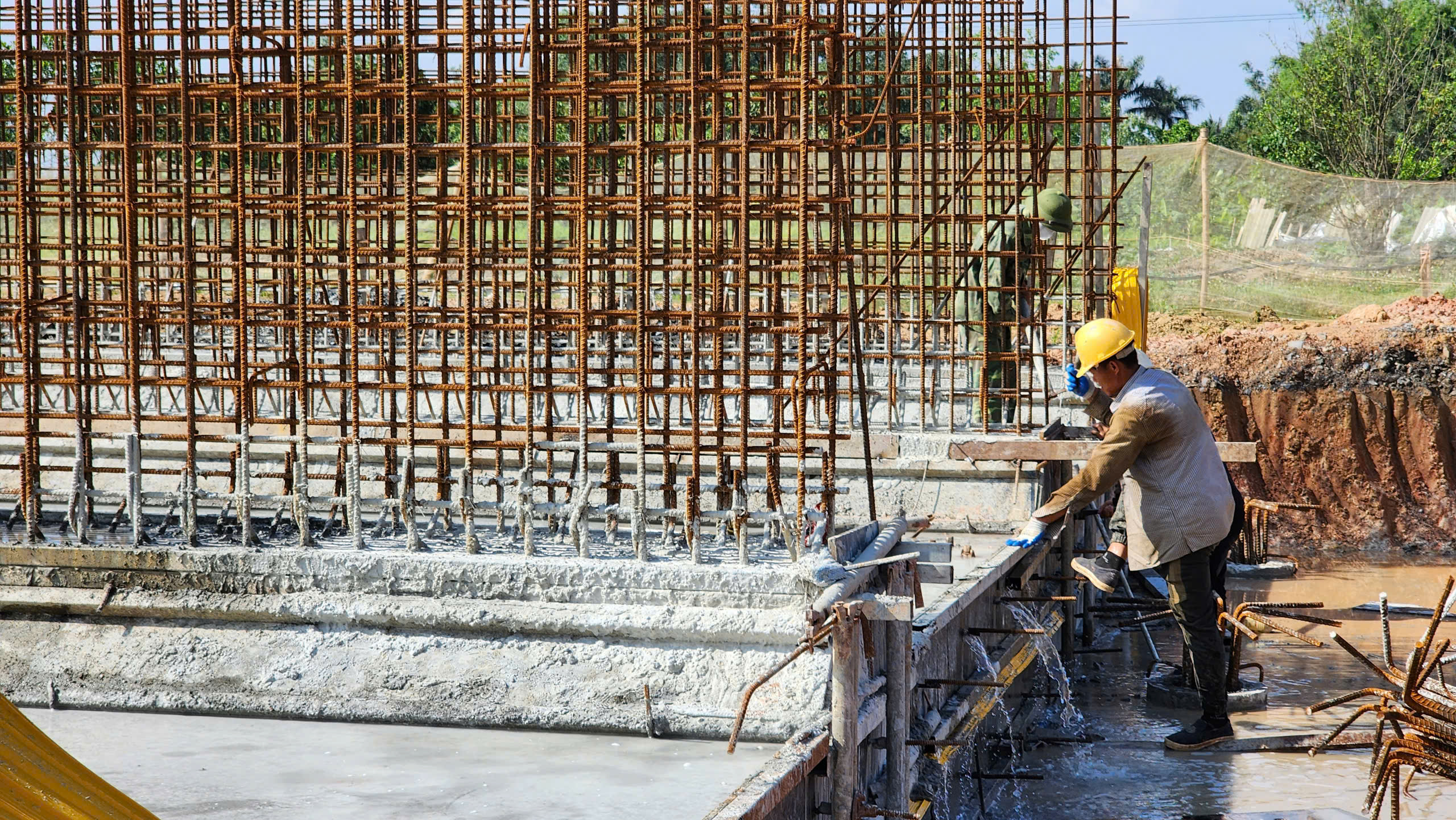 G&aacute;c nghỉ lễ, h&agrave;ng trăm c&ocirc;ng nh&acirc;n b&aacute;m c&ocirc;ng trường V&agrave;nh đai 4- Ảnh 12.