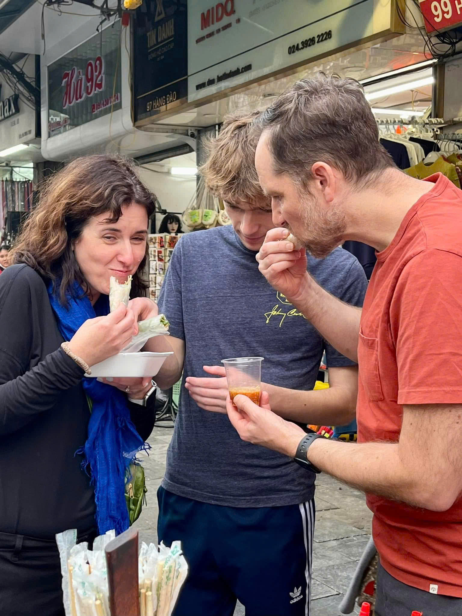 Việt Nam - Sức h&uacute;t th&aacute;ng Tư trong mắt bạn b&egrave; bốn phương- Ảnh 3.