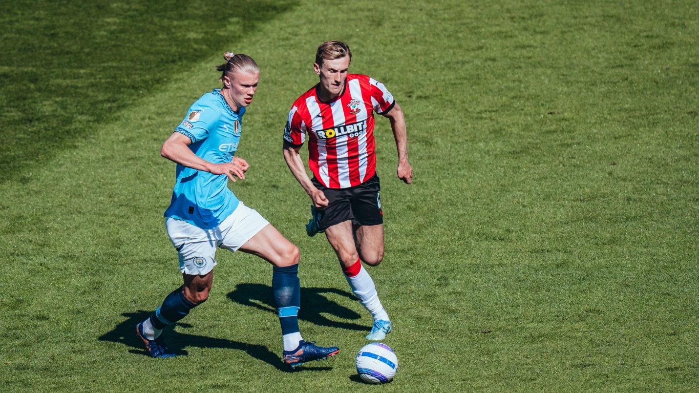 H&agrave;ng c&ocirc;ng bỏ lỡ nhiều cơ hội, Man City chia điểm trước Southampton- Ảnh 1.