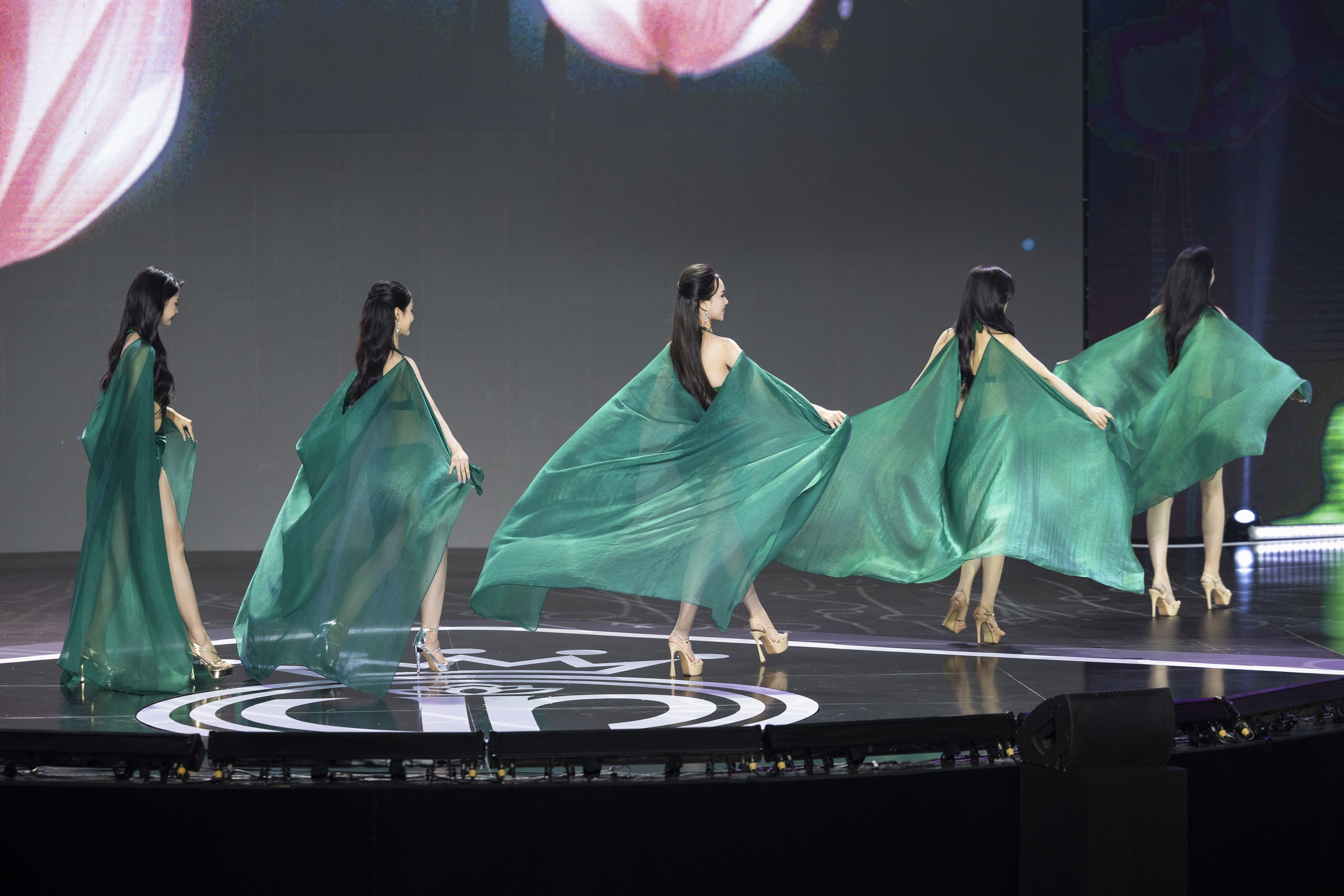 Top 25 th&iacute; sinh xuất sắc lọt Chung kết to&agrave;n quốc Hoa hậu Việt Nam 2024- Ảnh 6.
